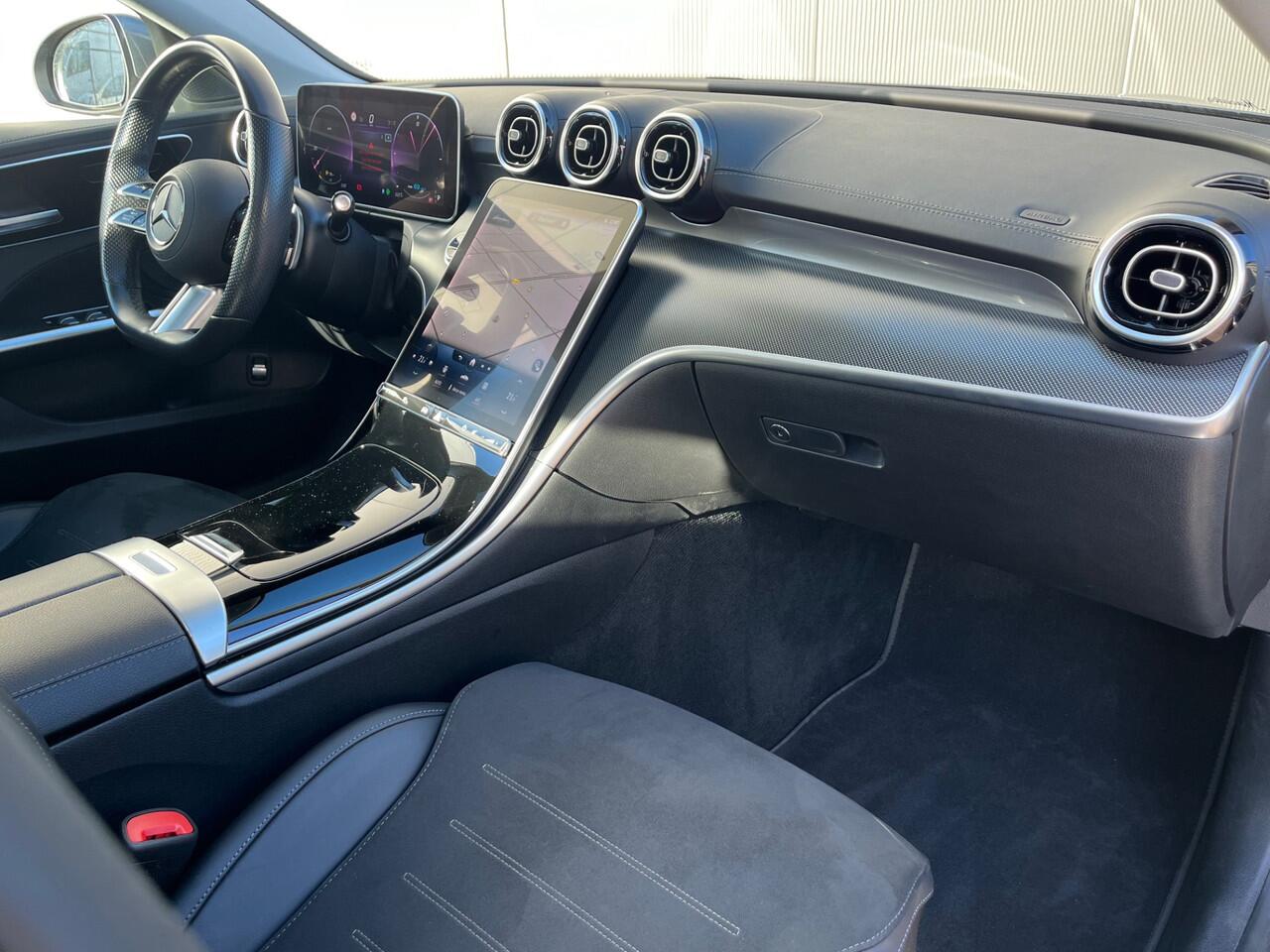 Mercedes-Benz C-KLASSE 180 AMG Line Schuifdak / Sfeer verlichting / Led High Performance