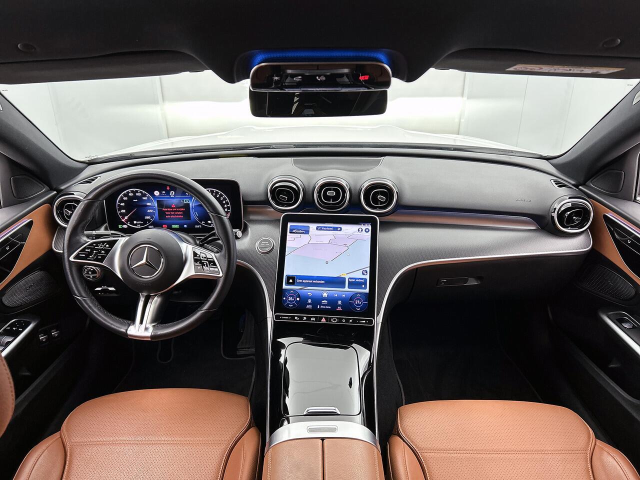 Mercedes-Benz C-KLASSE 300 e Plug-In Hybride | Led koplampen | Achteruitrijcamera | Dodehoekassistent | Sfeerverlichting | Stoelverwarming voor. Inclusief 24 maanden MB Certified garantie voor Europa.