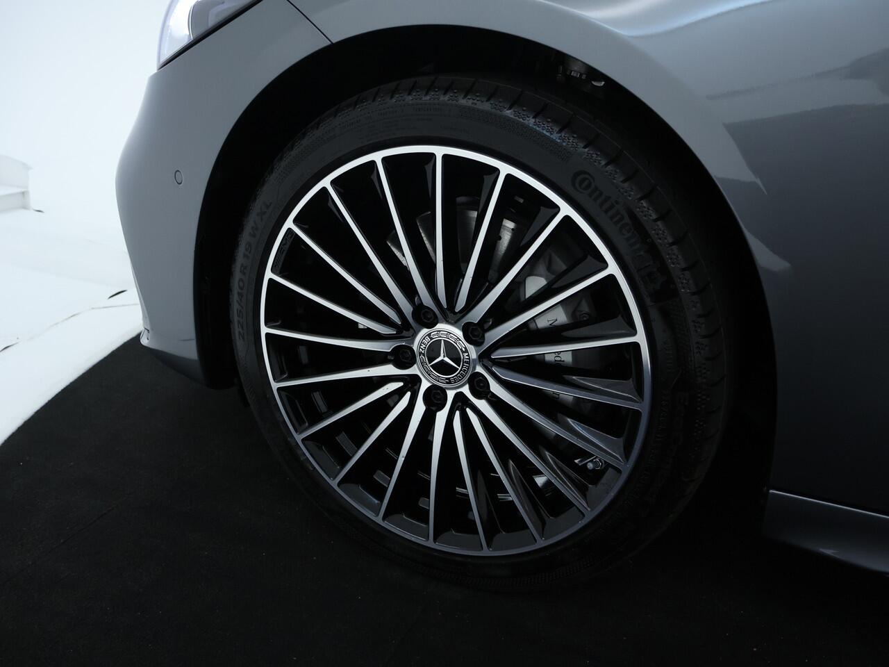 Mercedes-Benz C-KLASSE Estate 300 e Business Solution AMG | Trekhaak | Nightpakket | AMG Line Premium Plus | Parkeerpakket met 360°-camera | Antidiefstalpakket GUARD 360° Plus | KEYLESS GO-comfortpakket | EASY PACK achterklep |