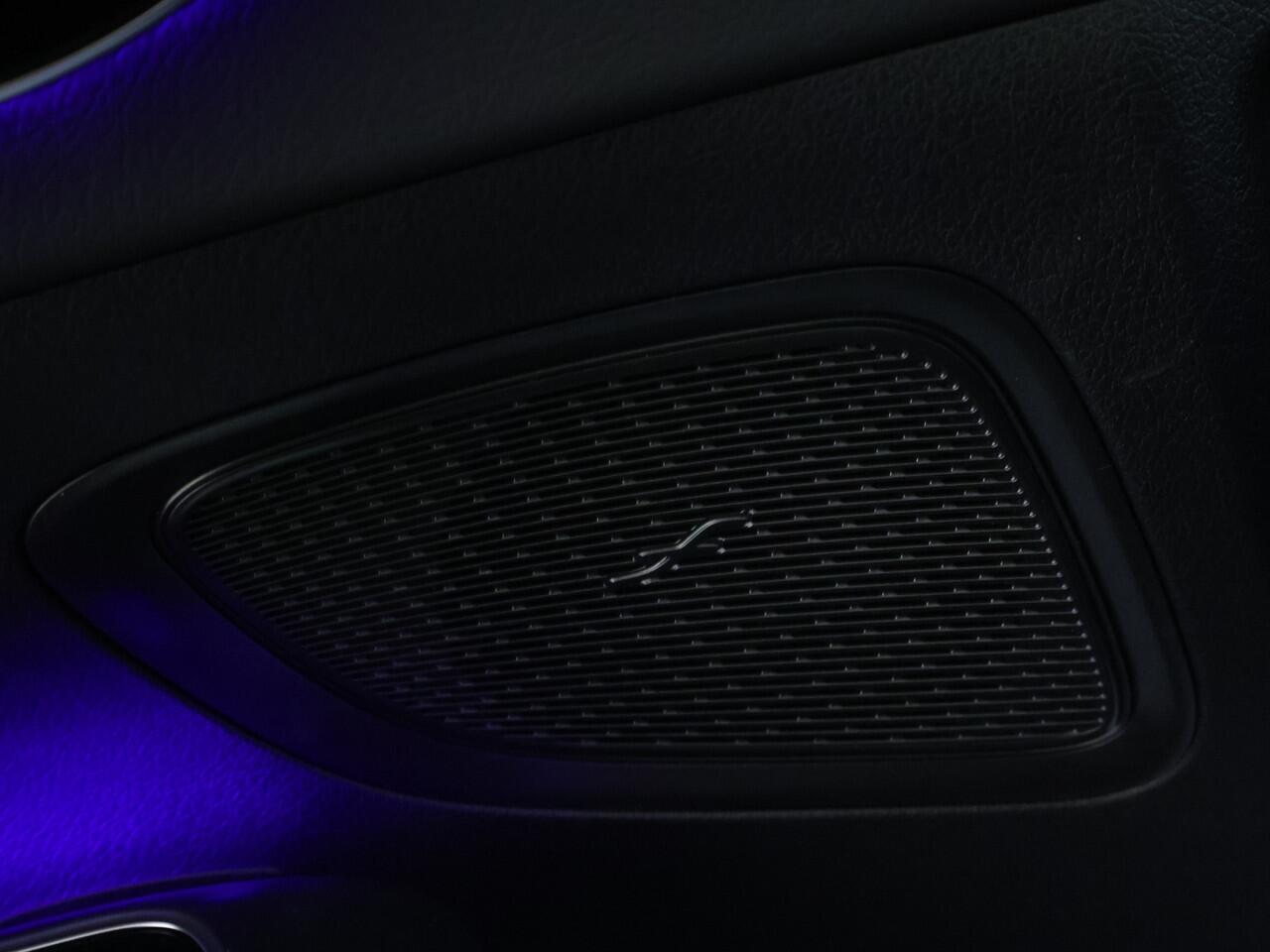 Mercedes-Benz C-KLASSE Estate 180 Business Solution AMG | Trekhaak | Nightpakket | Parkeerpakket met 360°-camera | EASY PACK achterklep | Antidiefstalpakket GUARD 360° Plus | Memorypakket | KEYLESS GO | Dodehoekassistent |