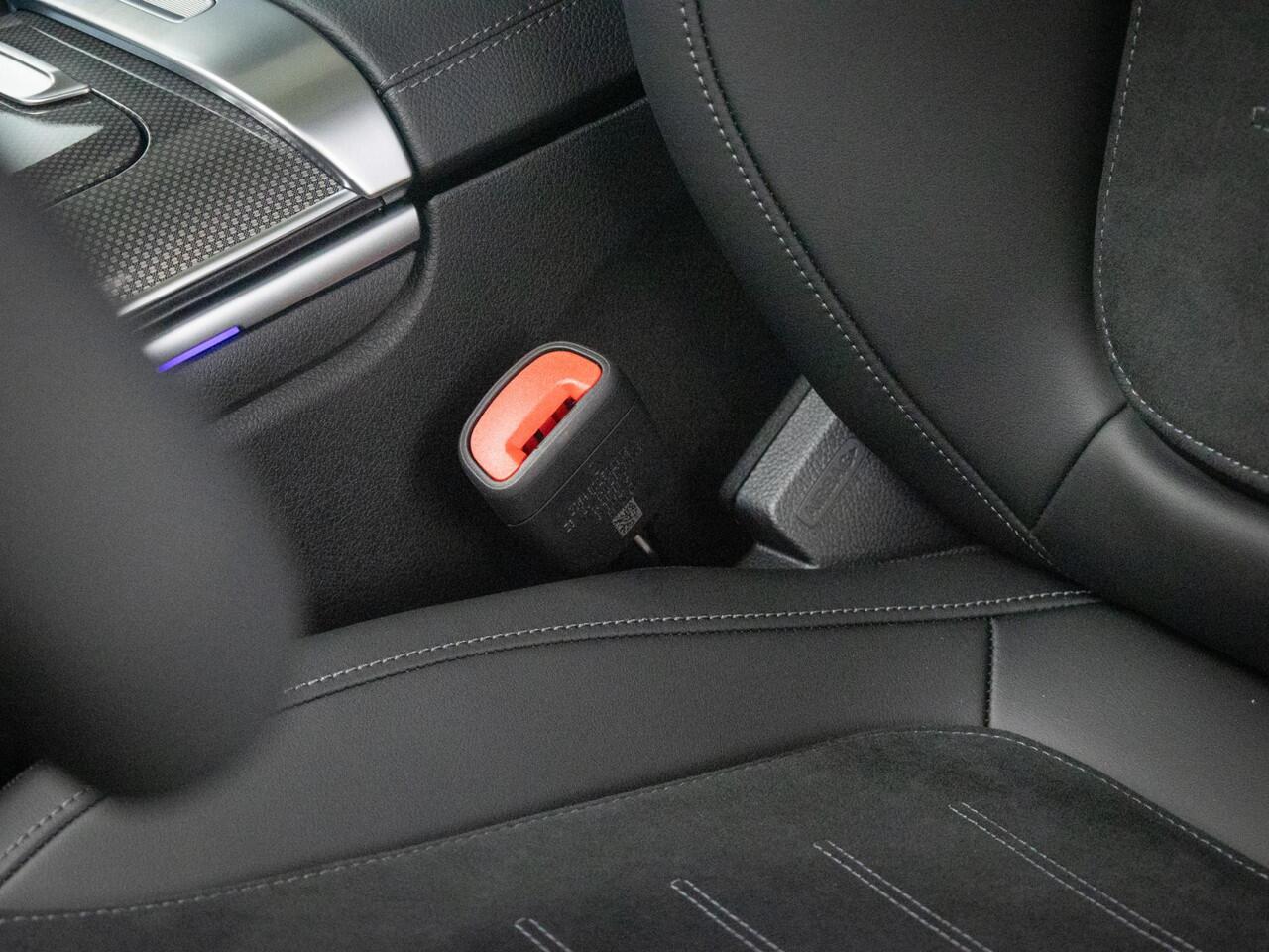 Mercedes-Benz C-KLASSE Estate 300 e AMG Line Premium | Panorama dak | Trekhaak