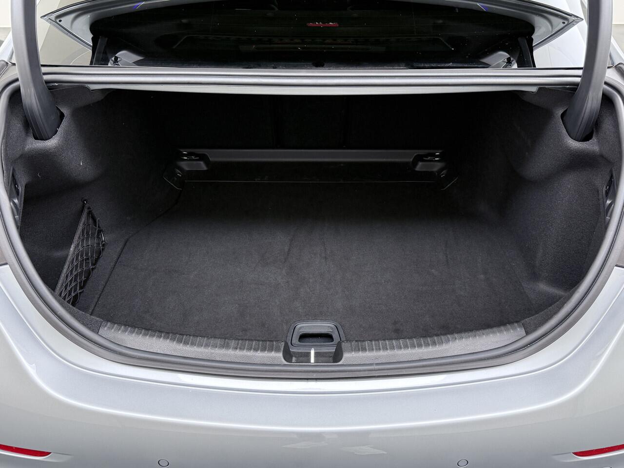 Mercedes-Benz C-KLASSE 180 AMG Line | Pano Memory Keyless Digital 360 Camera