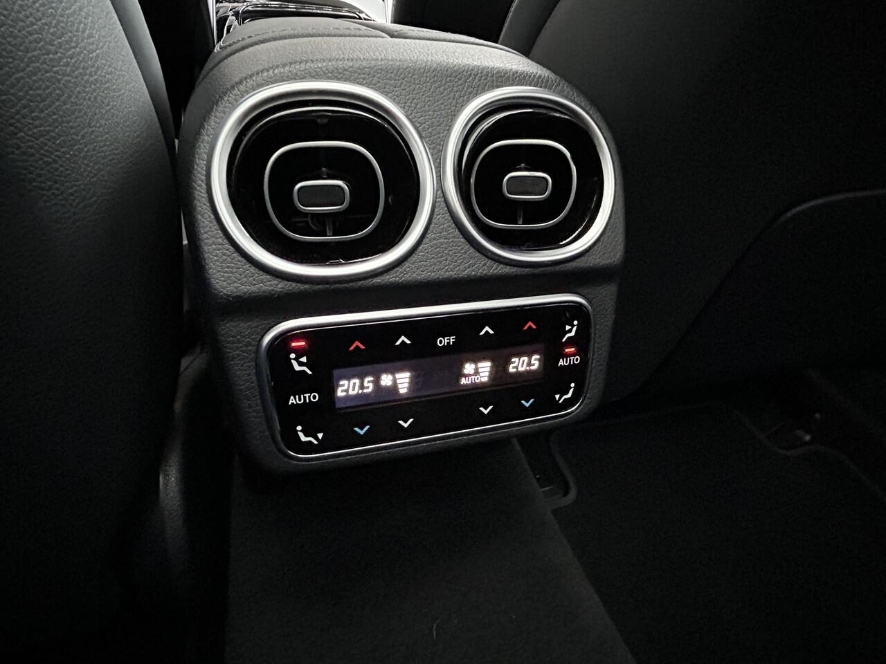 Mercedes-Benz C-KLASSE 300e AMG Estate // Trekhaak // Panoramadak // Distronic // 360 Camera // Memory // Sfeerverlichting