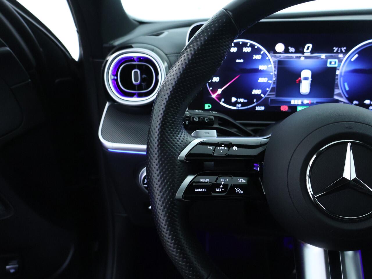 Mercedes-Benz C-KLASSE Estate 300 e AMG Plug-In Hybride AMG Line | Night Pakket | Trekhaak | Panorama Schuif-Kanteldak | Memory Voorstoelen. Inclusief 24 maanden Mercedes-Benz Certified garantie voor Europa.