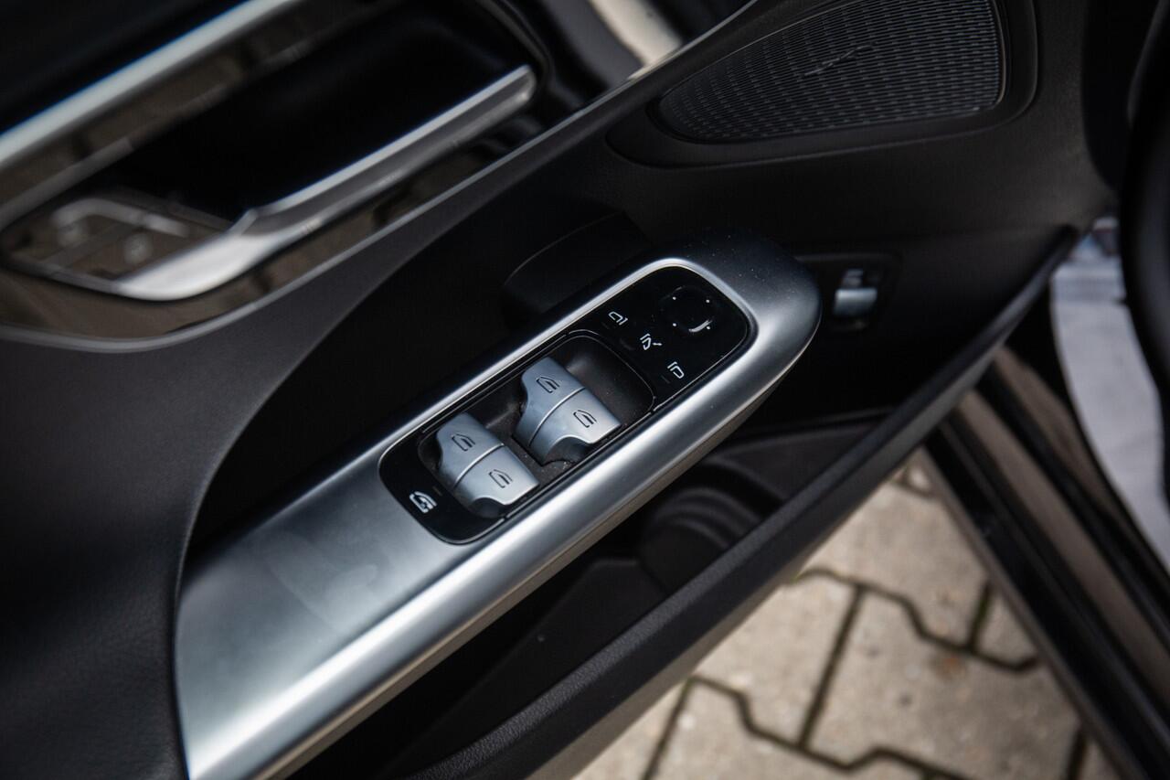 Mercedes-Benz C-KLASSE Estate 300 e Luxury Line , Sfeerverlichting, Trekhaak, Night-pakket