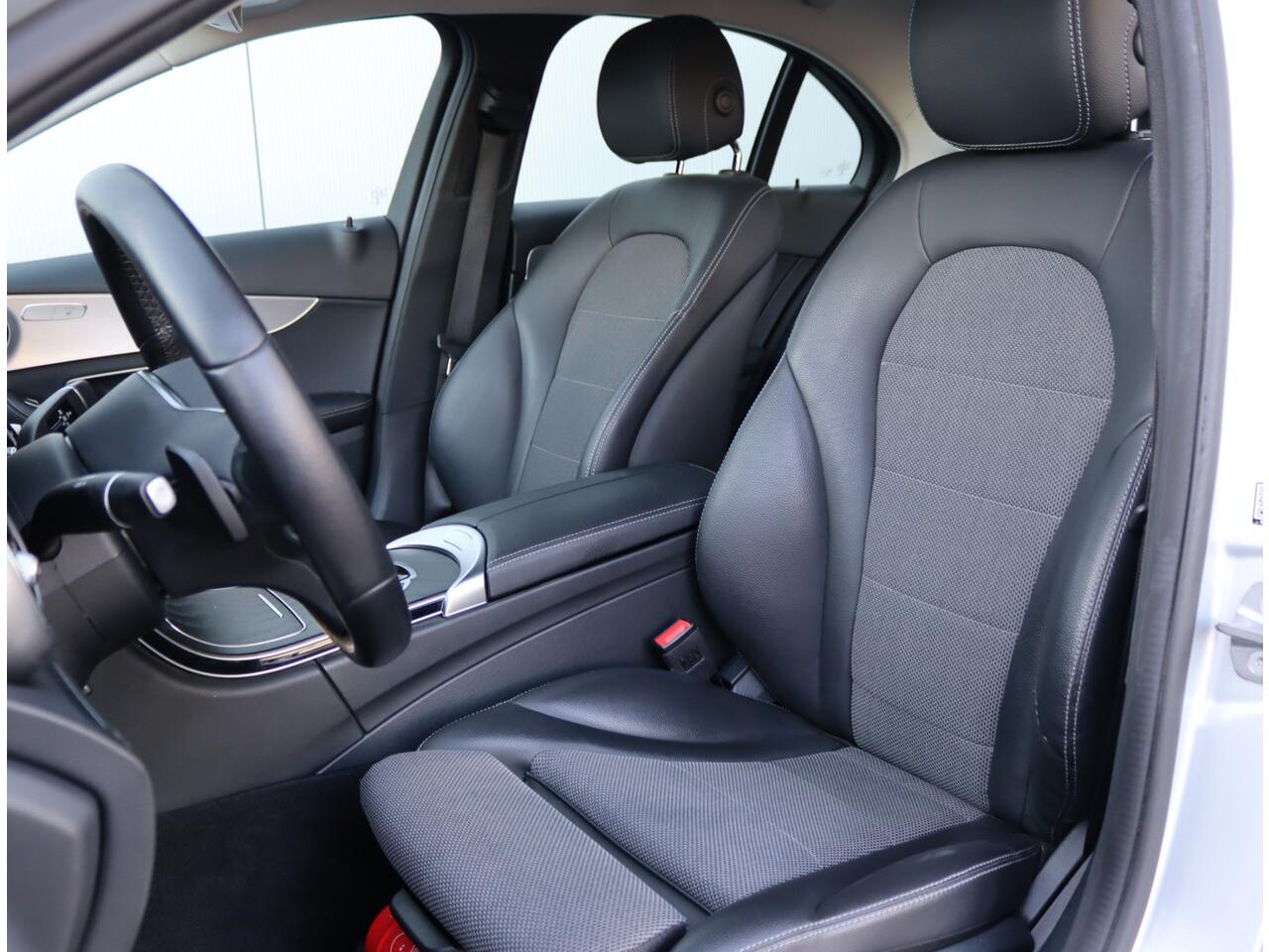 Mercedes-Benz C-KLASSE 180 Avantgarde | Parkeercamera | Navigatie | Org. NL