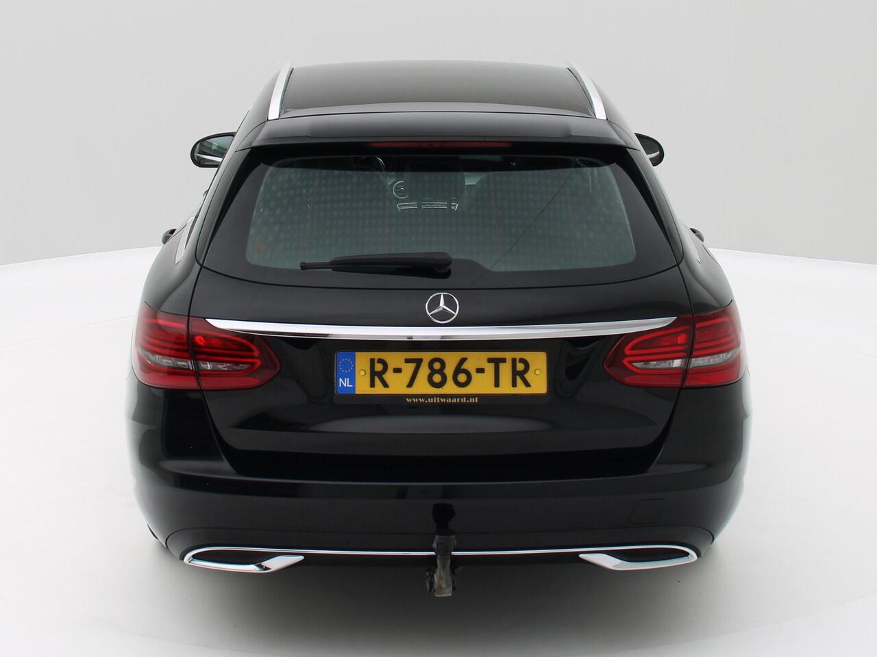 Mercedes-Benz C-KLASSE Estate 200 Premium Plus Pack / Trekhaak / Navi / Camera