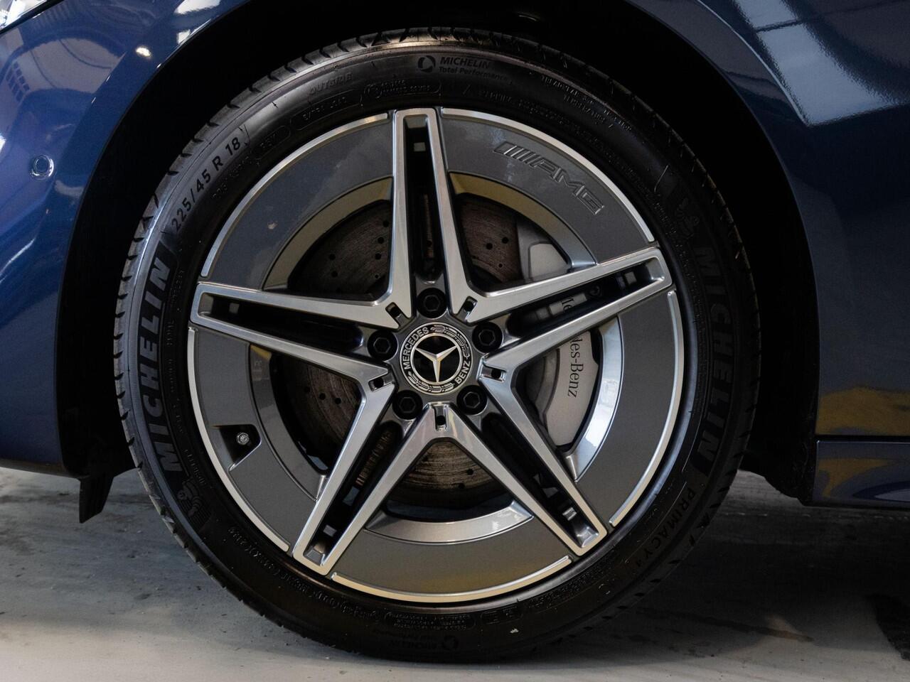 Mercedes-Benz C-KLASSE Estate 300 e Star Edition AMG Line Panorama dak | Trekhaak