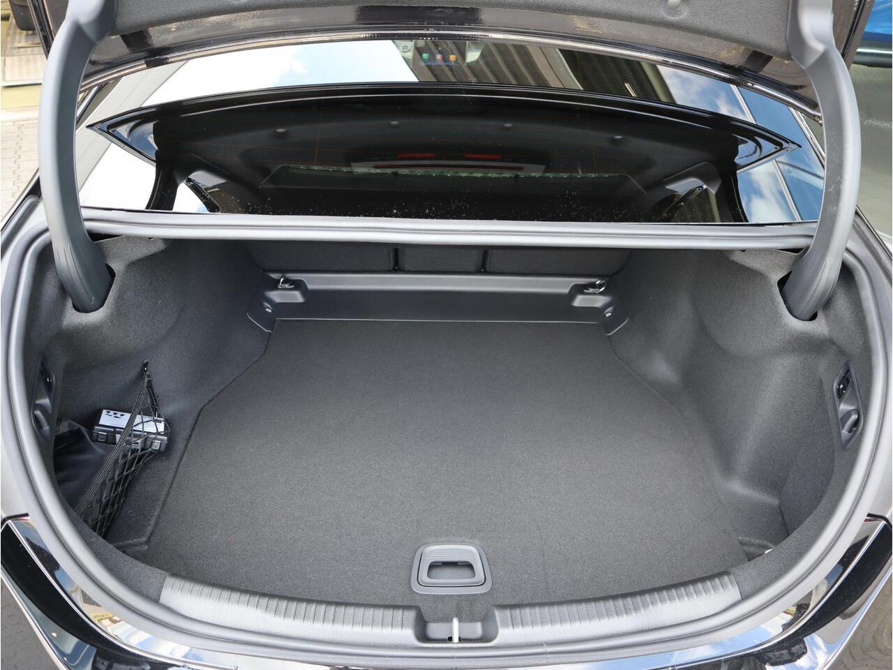 Mercedes-Benz C-KLASSE 180 Business Solution AMG