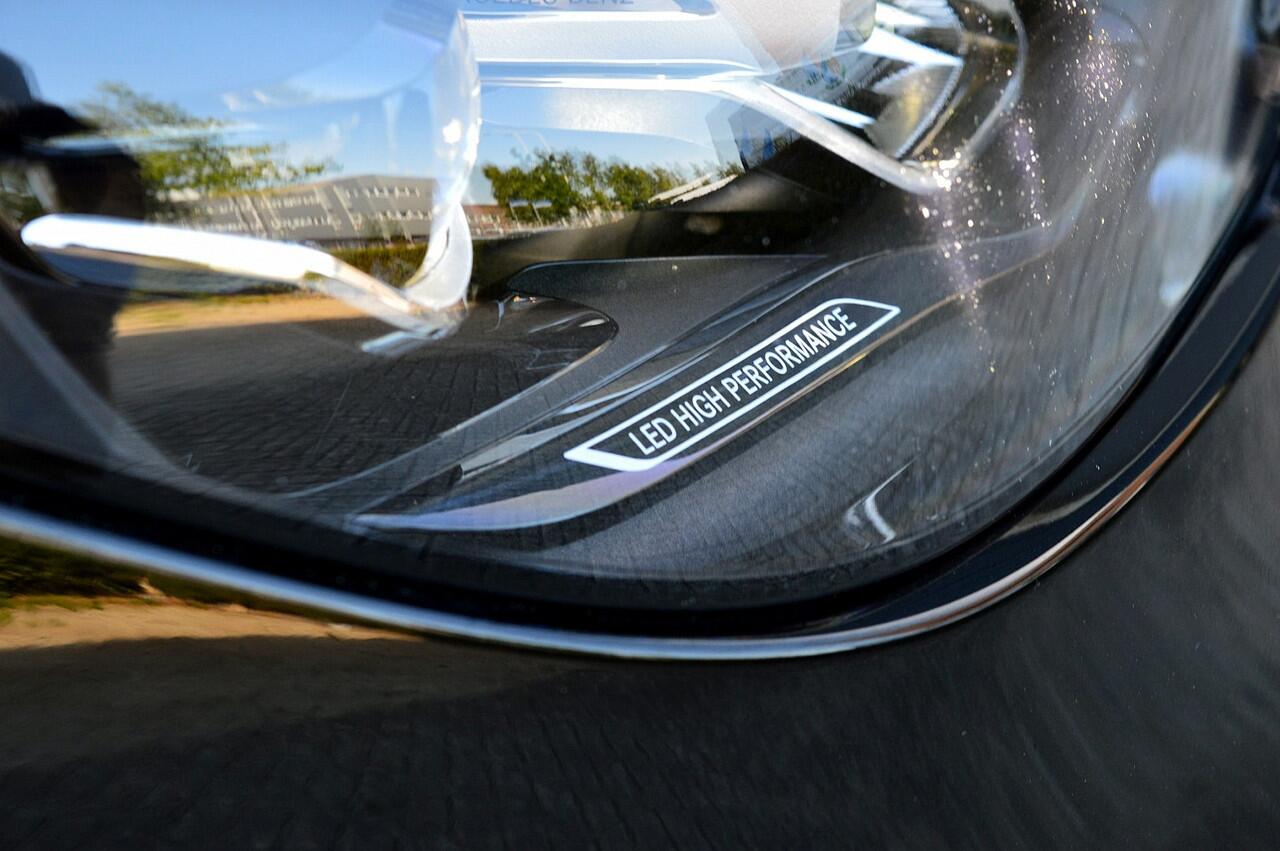 Mercedes-Benz C-KLASSE Estate 300 e AMG Line Rijklaarprijs-Garantie Panorama dak Leder Led Sfeerverlichting Navigatie