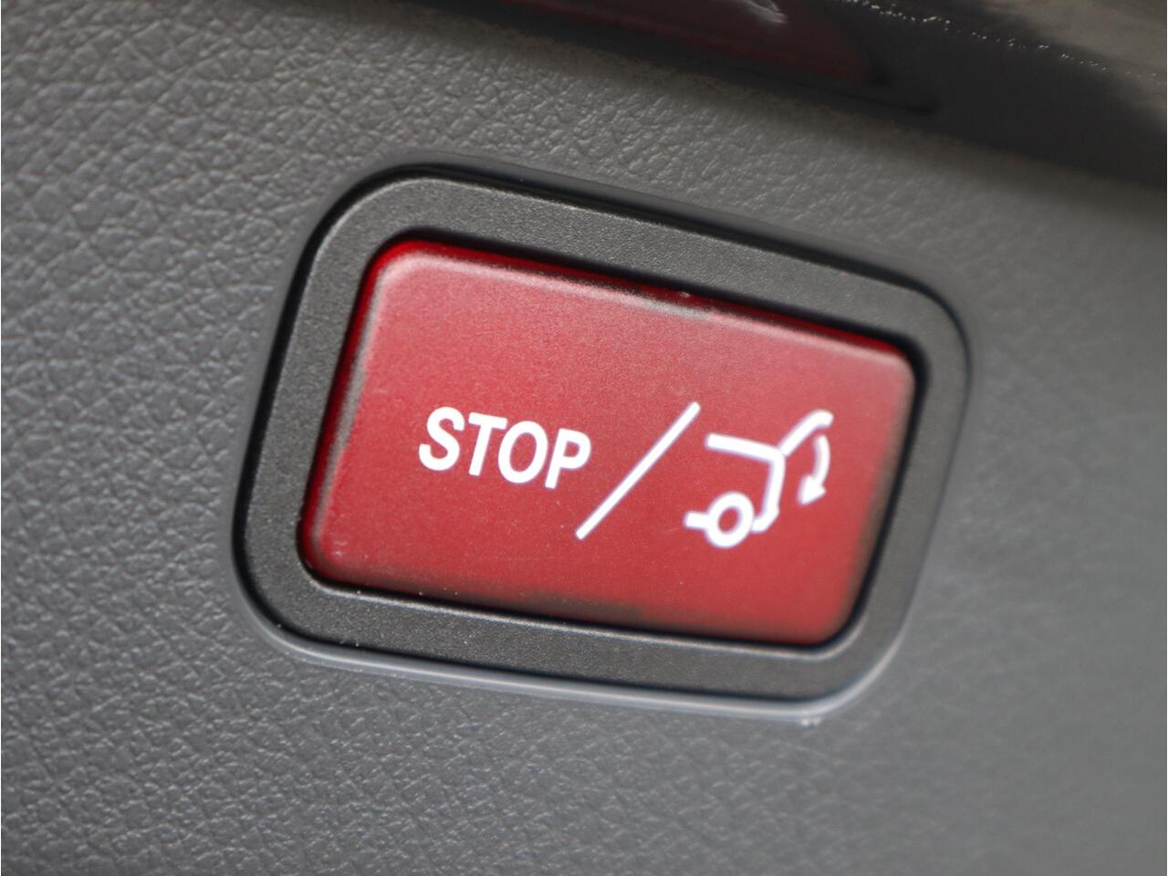 Mercedes-Benz C-KLASSE Estate 300 e Business Solution AMG