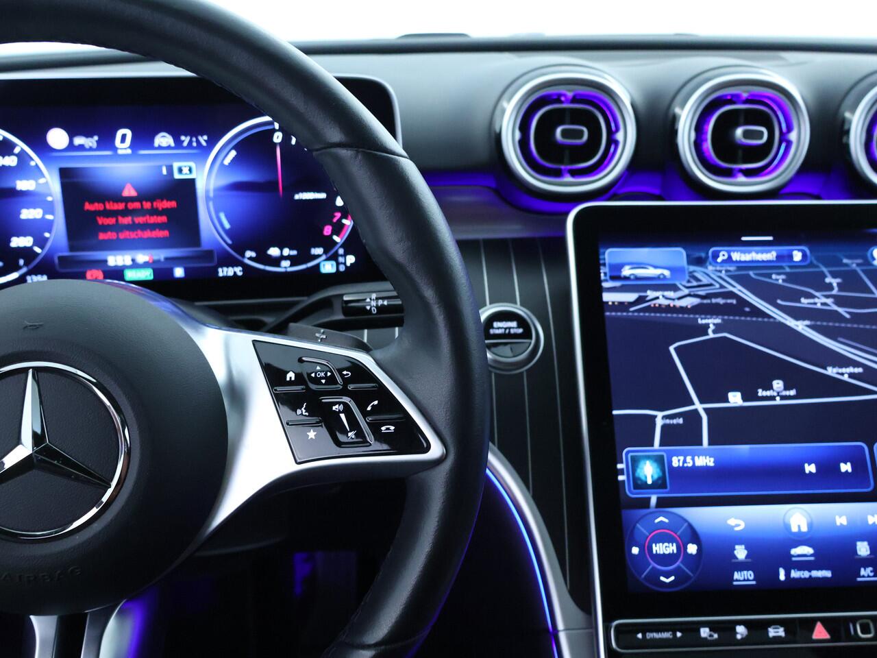 Mercedes-Benz C-KLASSE Estate 300 e AMG Plug-In Hybride Panorama Schuif-Kanteldak | Trekhaak | Digital Light | 360° camera | Easy Pack Achterklep | Apple CarPlay. Inclusief 24 maanden MB Certified garantie voor Europa.