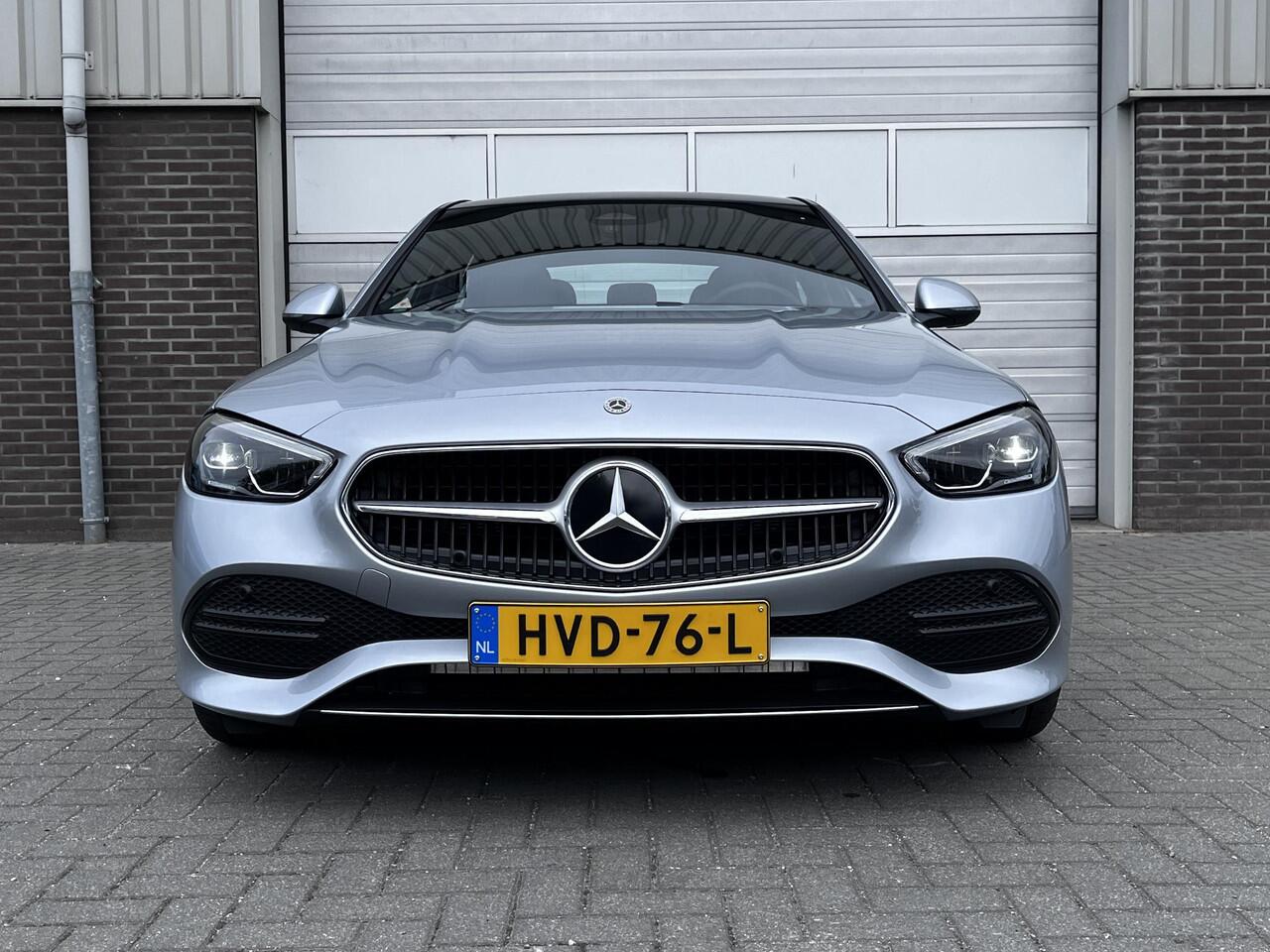 Mercedes-Benz C-KLASSE 180 Star Edition Luxury | Panoramadak | DISTRONIC Afstandsassistent | Elektrisch Verstelbare Stoelen + Memory | Dodehoekassistent | Apple CarPlay | Android Auto | Sfeerverlichting | Stoelverwarming | Elektrisch Inklapbare Buitenspiegels