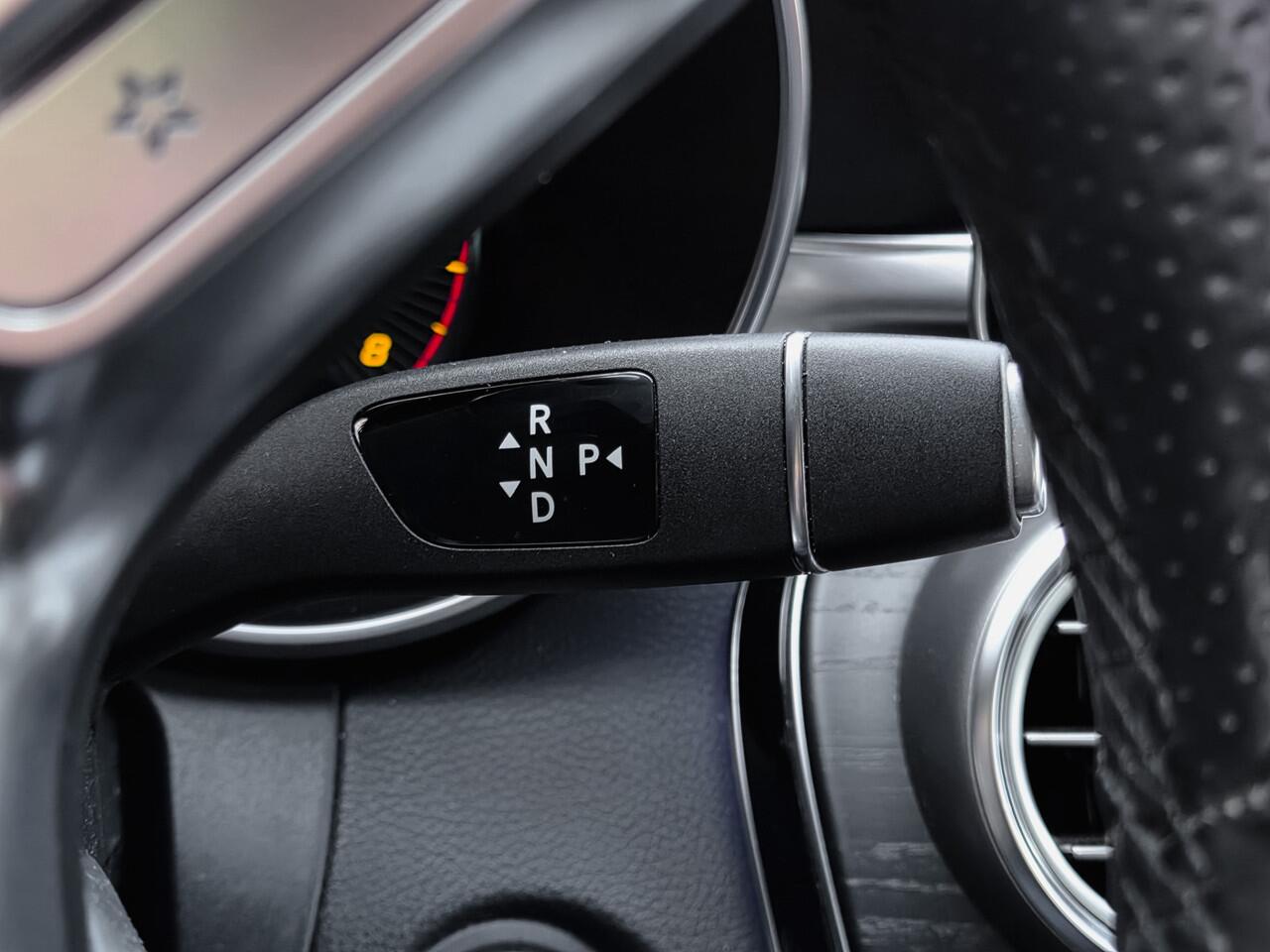 Mercedes-Benz C-KLASSE 180 AMG ACTIE! BETAAL NU 50% 12450 DE REST IN 2JR RENTEVRIJ FINANCIEREN