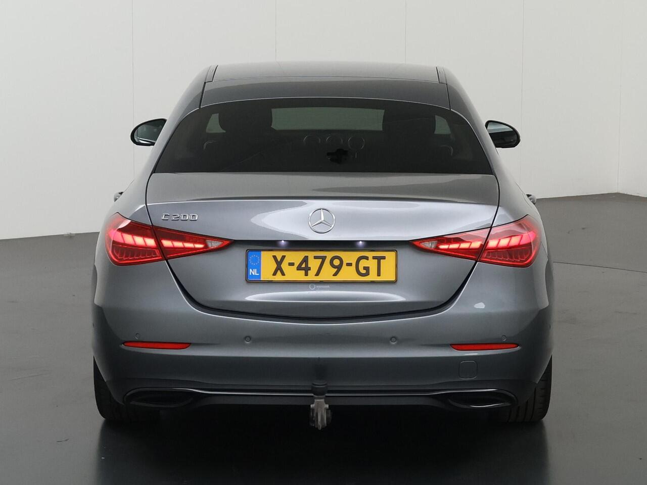 Mercedes-Benz C-KLASSE 200 Luxury Line | Trekhaak | Stoelverwarming | Achteruitrijcamera | MBUX |