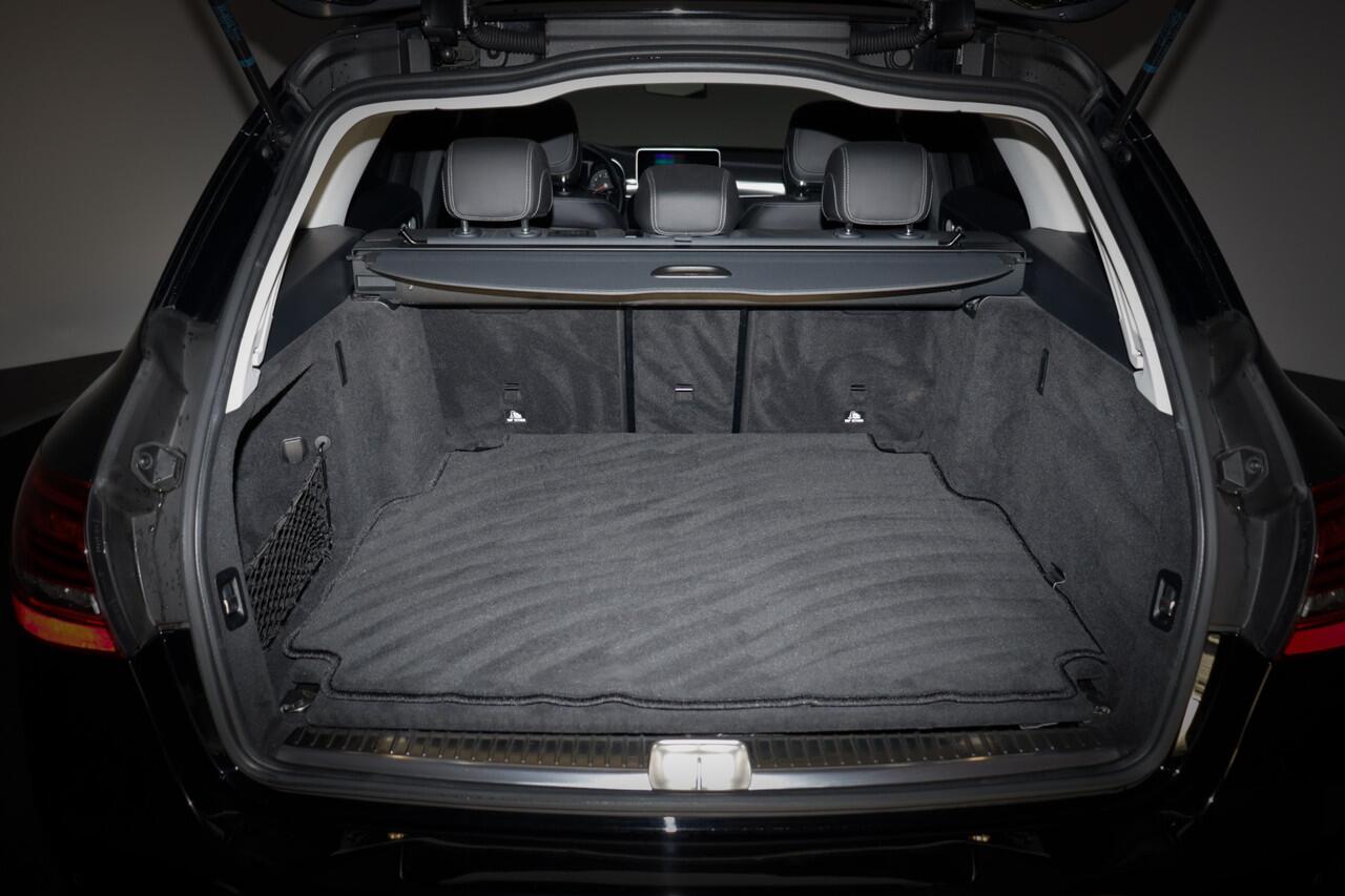 Mercedes-Benz C-KLASSE Estate 300 260Pk AMG Premium Pack PANO | BURMESTER | NIGHT PAKKET | MULTIBEAM | CAM. | CARPLAY | STOELVERW.