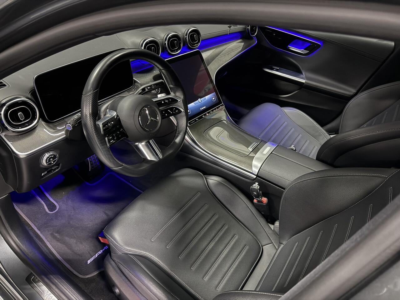 Mercedes-Benz C-KLASSE 180 AMG Line Automaat - Leder - Navigatie - Camera - Panoramadak - Full Option - Nieuwstaat - 1e Eigenaar