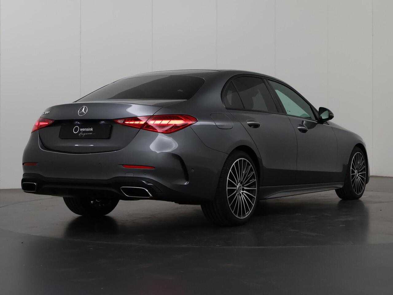 Mercedes-Benz C-KLASSE 180 Star Edition AMG Line | Panoramaschuifdak | 19" AMG velgen | Night pakket | DIGITAL LIGHT