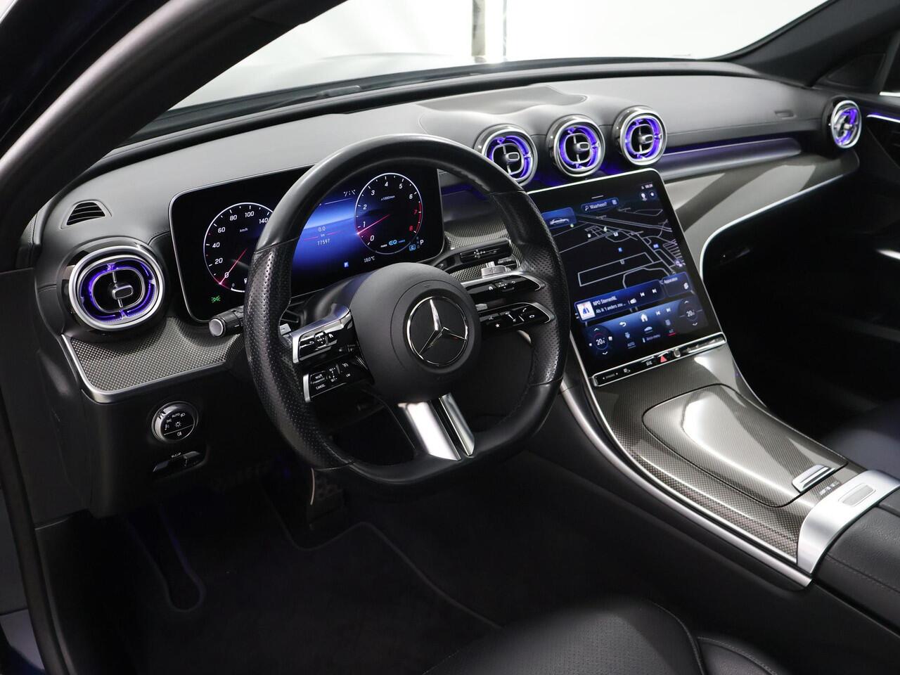 Mercedes-Benz C-KLASSE 180 AMG Line | Night | Panoramadak | Sfeerverlichting | Stoelverwarming | 19" lichtmetalen velgen |