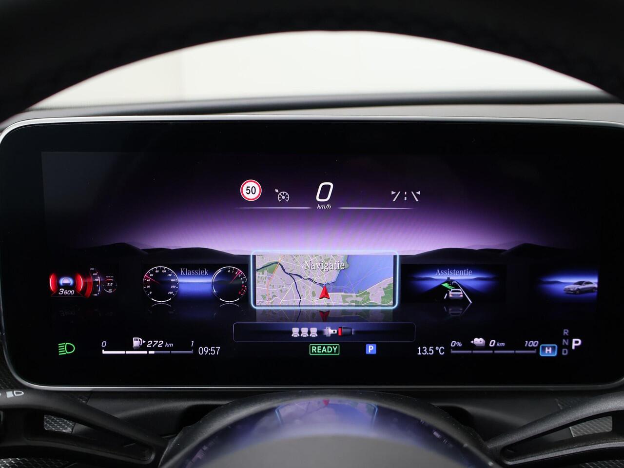 Mercedes-Benz C-KLASSE 300 e AMG Line Limited | Automaat | Digitale cockpit | Panoramadak | Laneassist | Sfeerverlichting | Multifunctioneel stuurwiel | Cruise control | Speedlimiter | Spraakbediening | Inklapbare spiegels | Automatische verlichting | Start/Stop | Navigatie | B