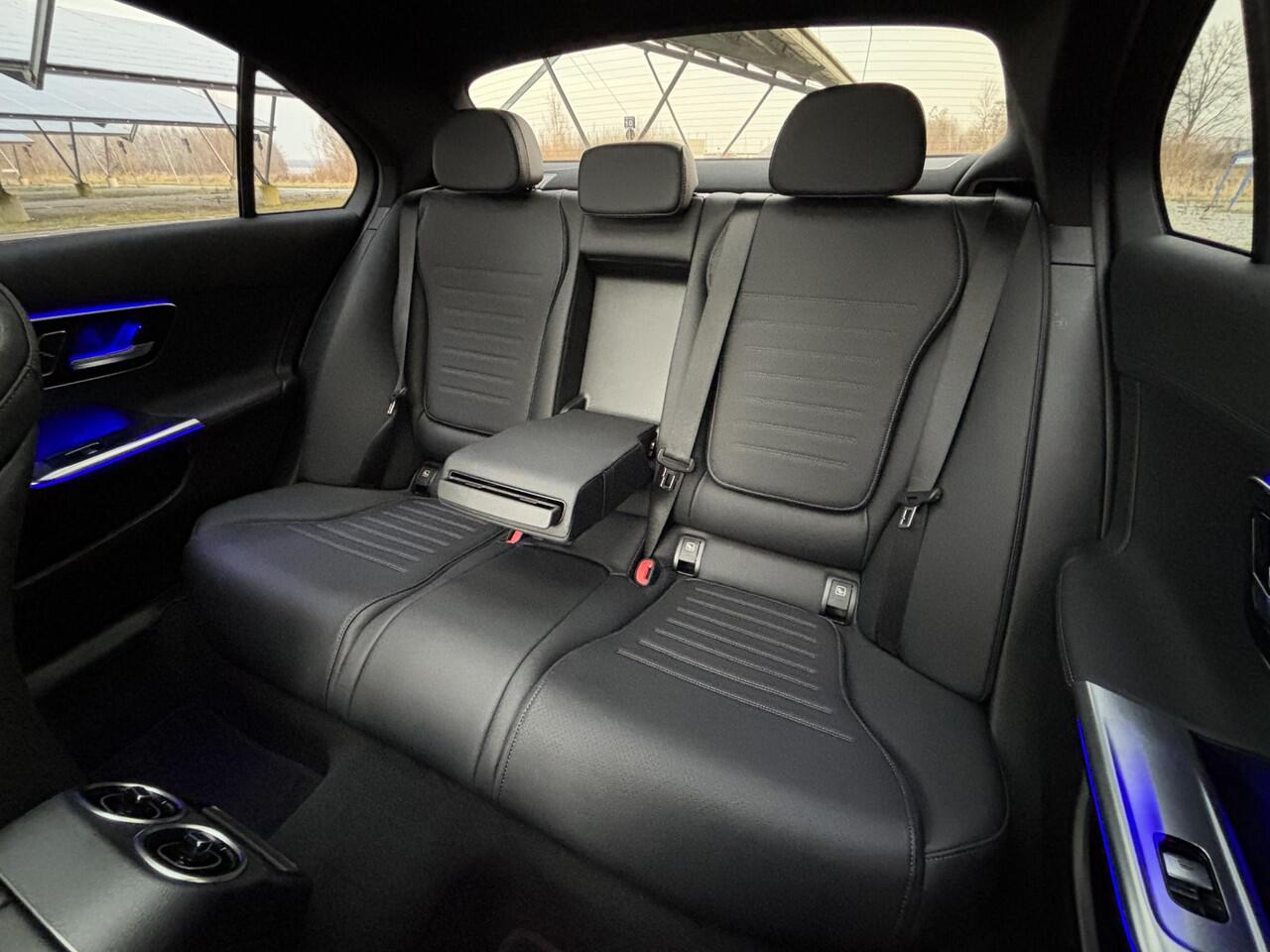 Mercedes-Benz C-KLASSE 180 Star Edition AMG Line | Night | Panoramadak | Burmester | Memory stoelen | Sfeerverlichting | Parkeercamera |