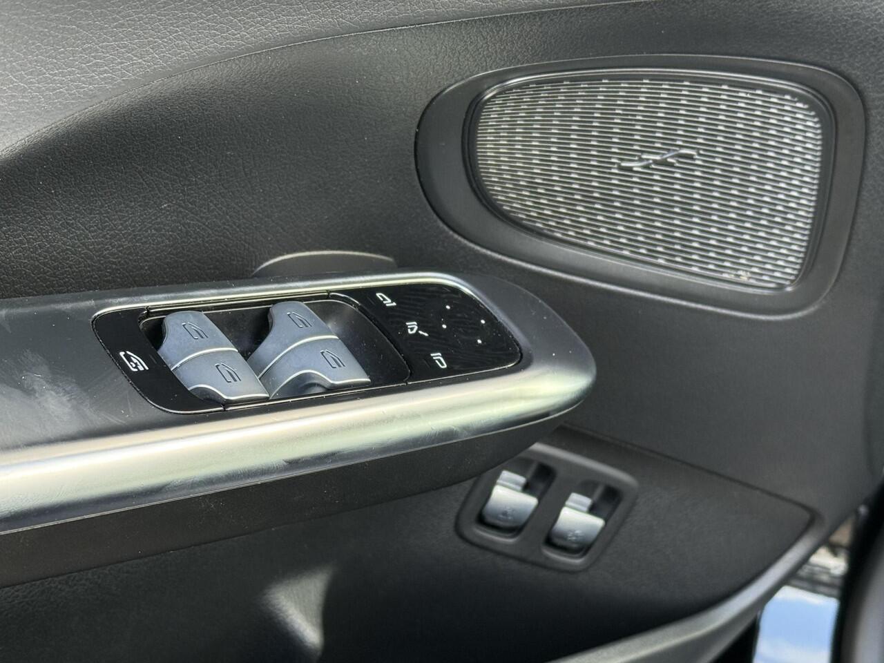 Mercedes-Benz C-KLASSE Estate 300 e AMG Line Limited Panorama dak