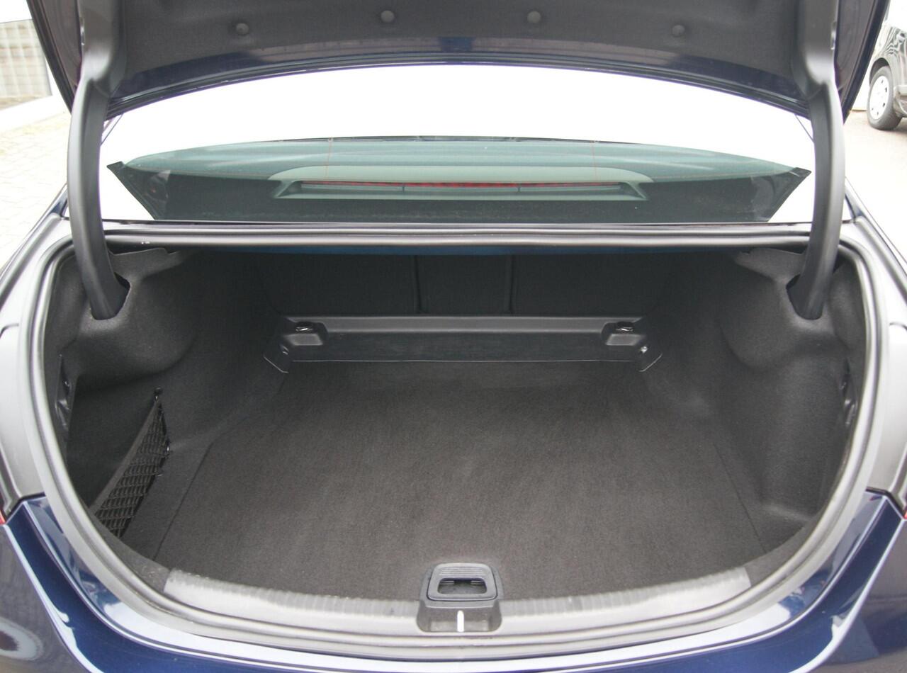 Mercedes-Benz C-KLASSE 200 Luxury Line Automaat,Camera,Clima,Navi,Cruise,Burmester soundsyteem,RIJKLAARPRIJS!!