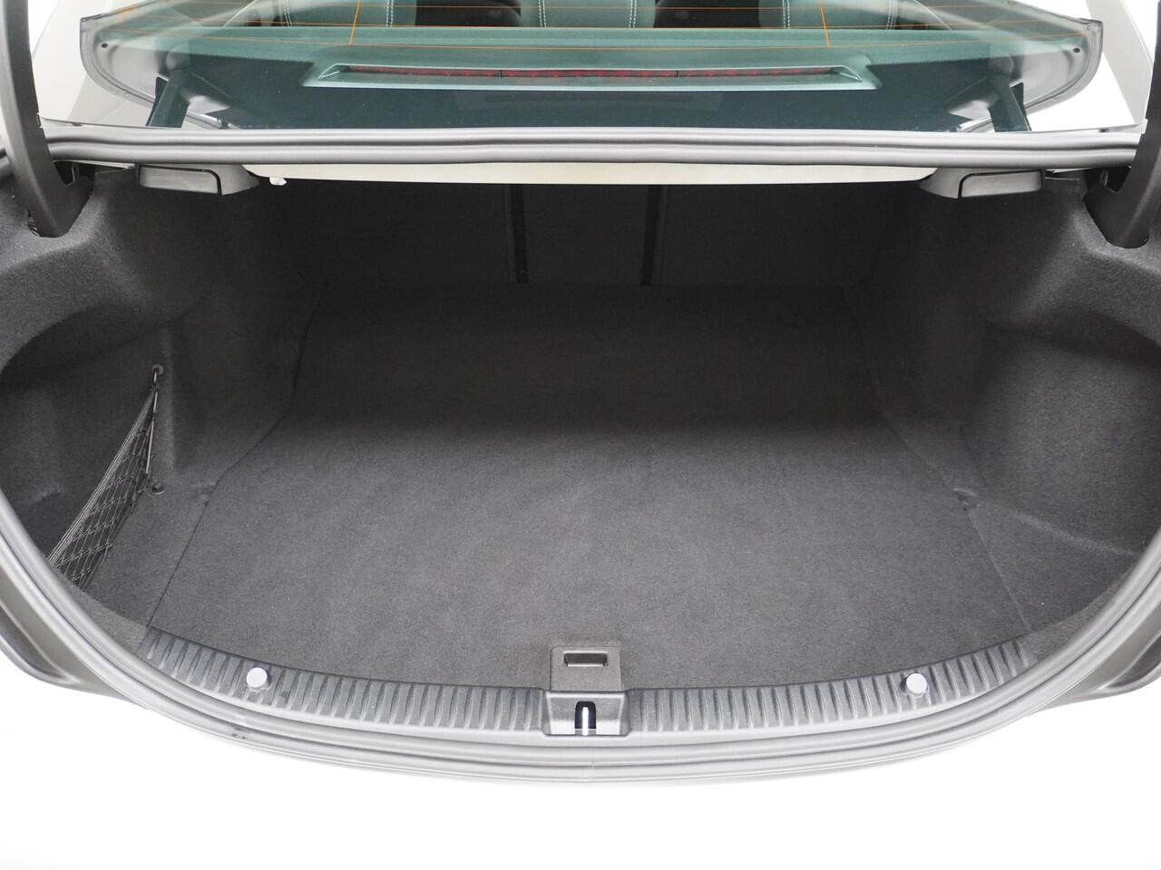 Mercedes-Benz C-KLASSE 180 AMG line | Schuifdak Multibeam Trekhaak