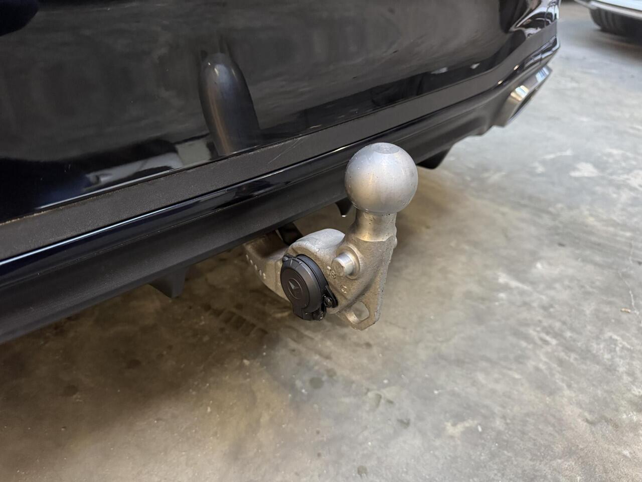 Mercedes-Benz C-KLASSE 200 AMG PANO-CARBON-TREKHAAK