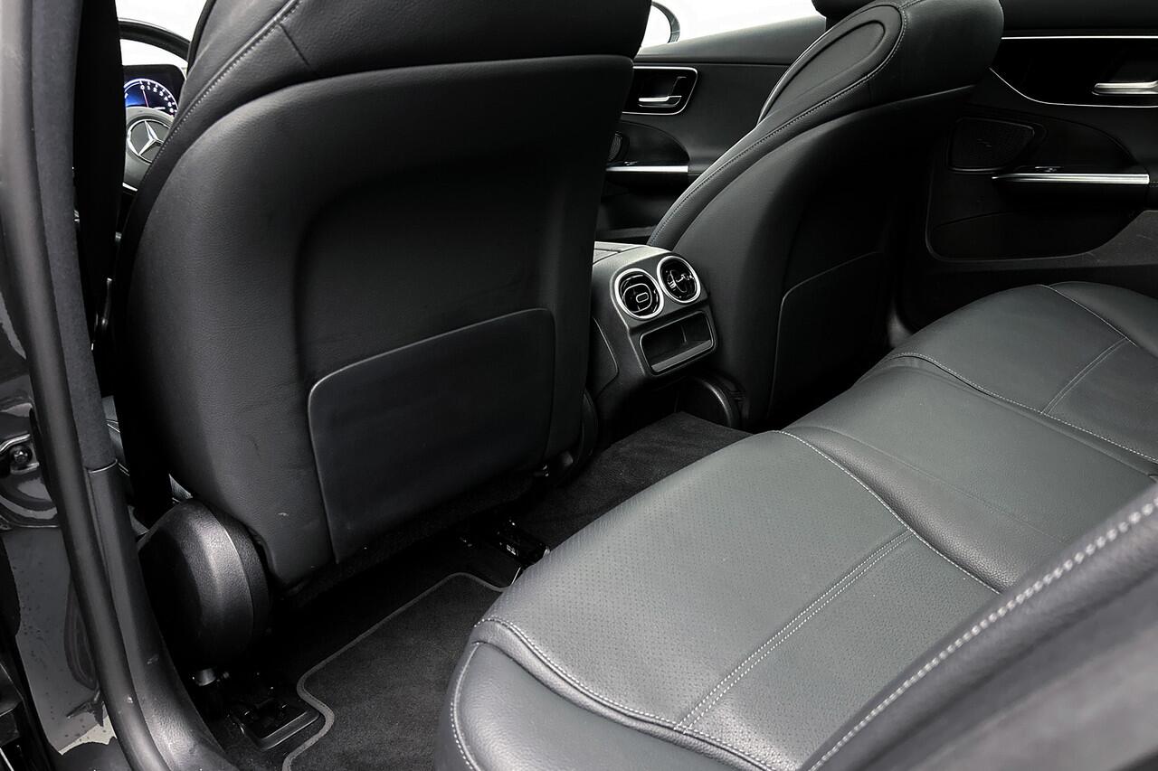 Mercedes-Benz C-KLASSE 300e plug-in hybride Limited | Panoramadak | Leder | Camera | Stoelverwarming