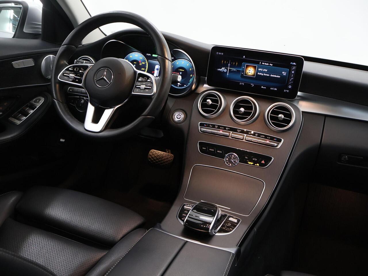 Mercedes-Benz C-KLASSE Estate 300 de Business Solution AMG Limited | Panoramadak | Widescreen | Burmester | Stoelverwarming |