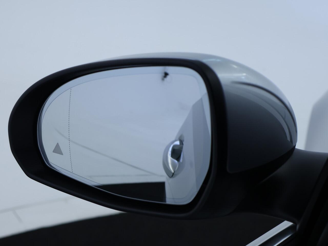 Mercedes-Benz C-KLASSE Estate 180 Star Edition AMG Line | Panoramadak | Dodehoekdetectie | Apple CarPlay | Inclusief 24 maanden MB Certified garantie voor Europa.