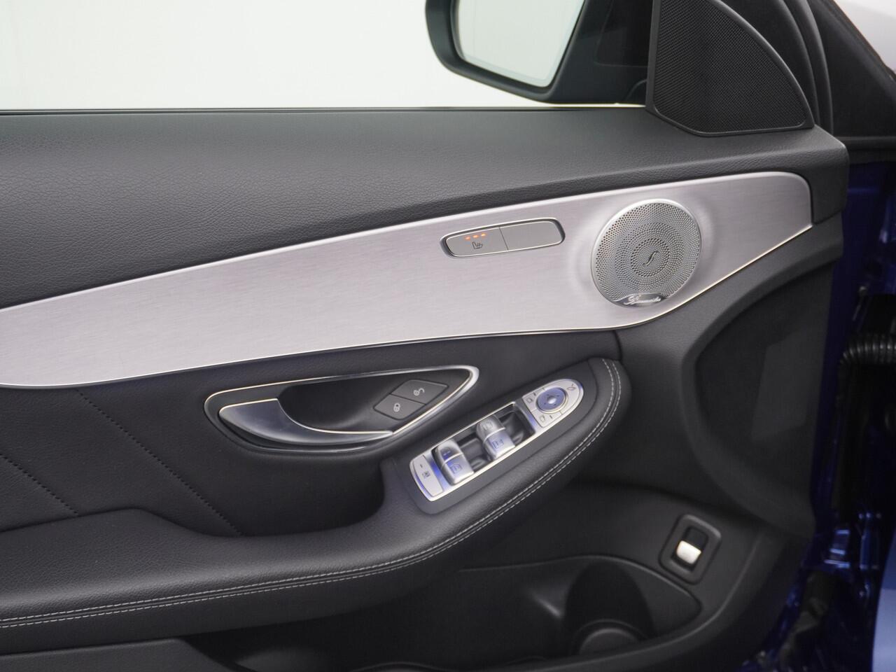 Mercedes-Benz C-KLASSE 180 AMG 180 AMG // Panoramadak // MultiBeam LED // Nightpakket // Digitaal Dashbord // Carplay // Sfeerverlichting