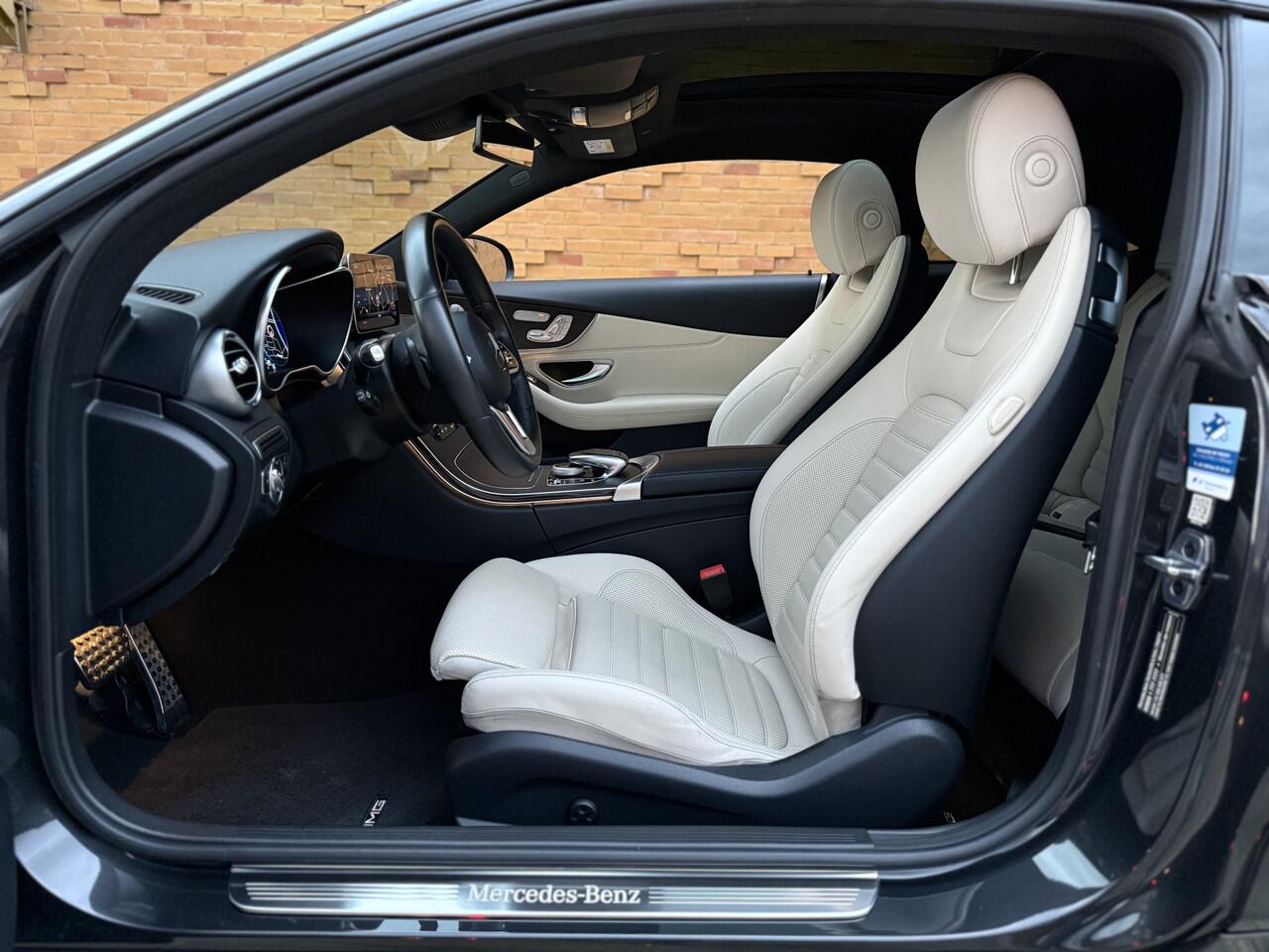 Mercedes-Benz C-KLASSE Coupé 300 AMG l Burmester l Pano l 360° l LED l Night