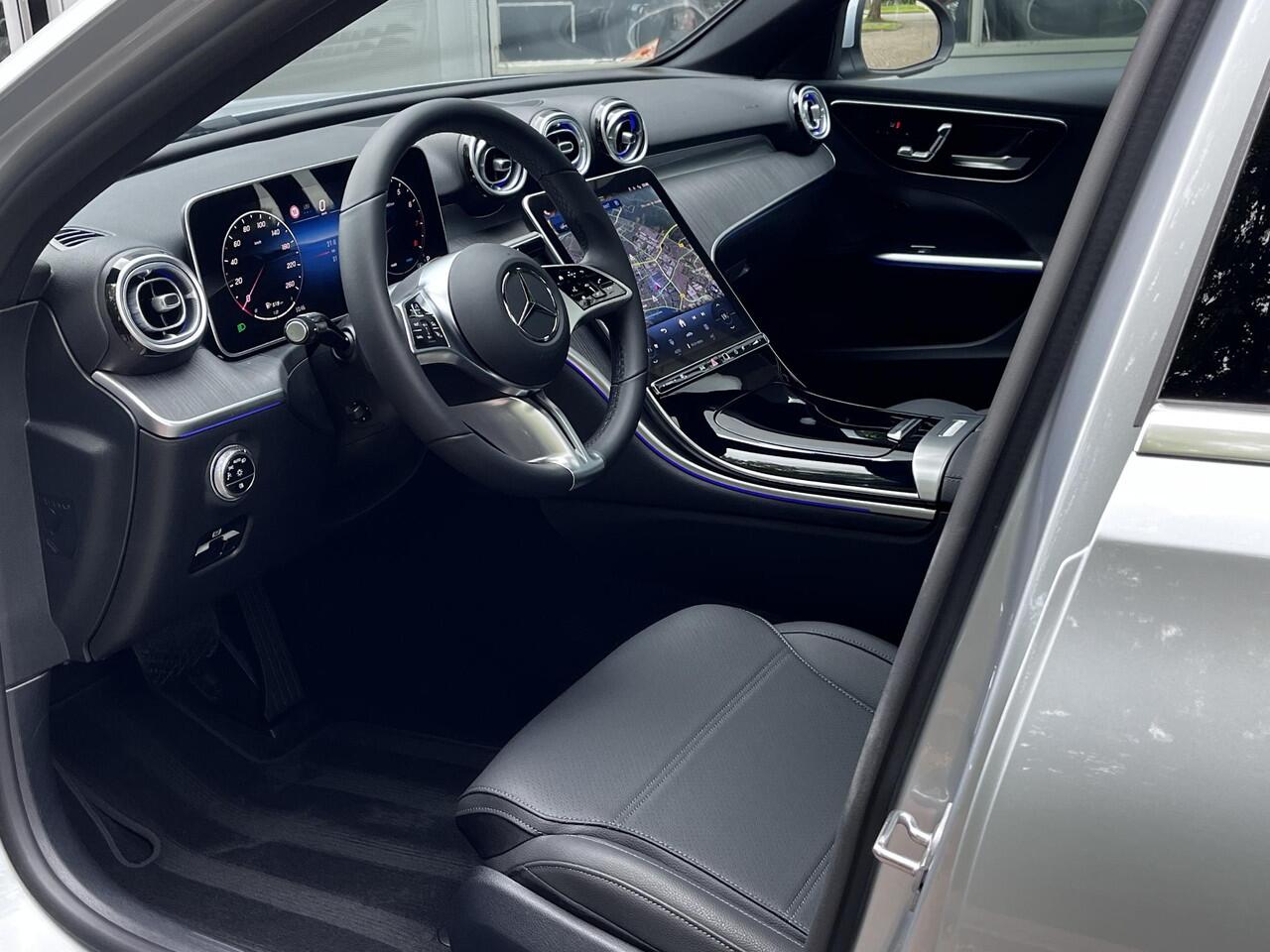 Mercedes-Benz C-KLASSE 180 Star Edition Luxury | Panoramadak | DISTRONIC Afstandsassistent | Elektrisch Verstelbare Stoelen + Memory | Dodehoekassistent | Apple CarPlay | Android Auto | Sfeerverlichting | Stoelverwarming | Elektrisch Inklapbare Buitenspiegels