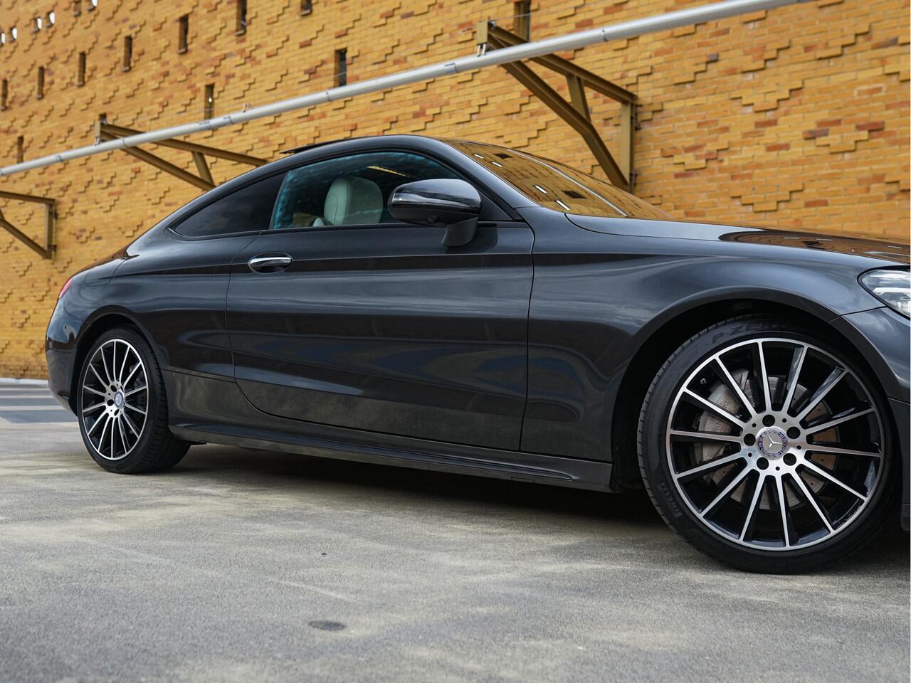 Mercedes-Benz C-KLASSE Coupé 300 AMG l Burmester l Pano l 360° l LED l Night