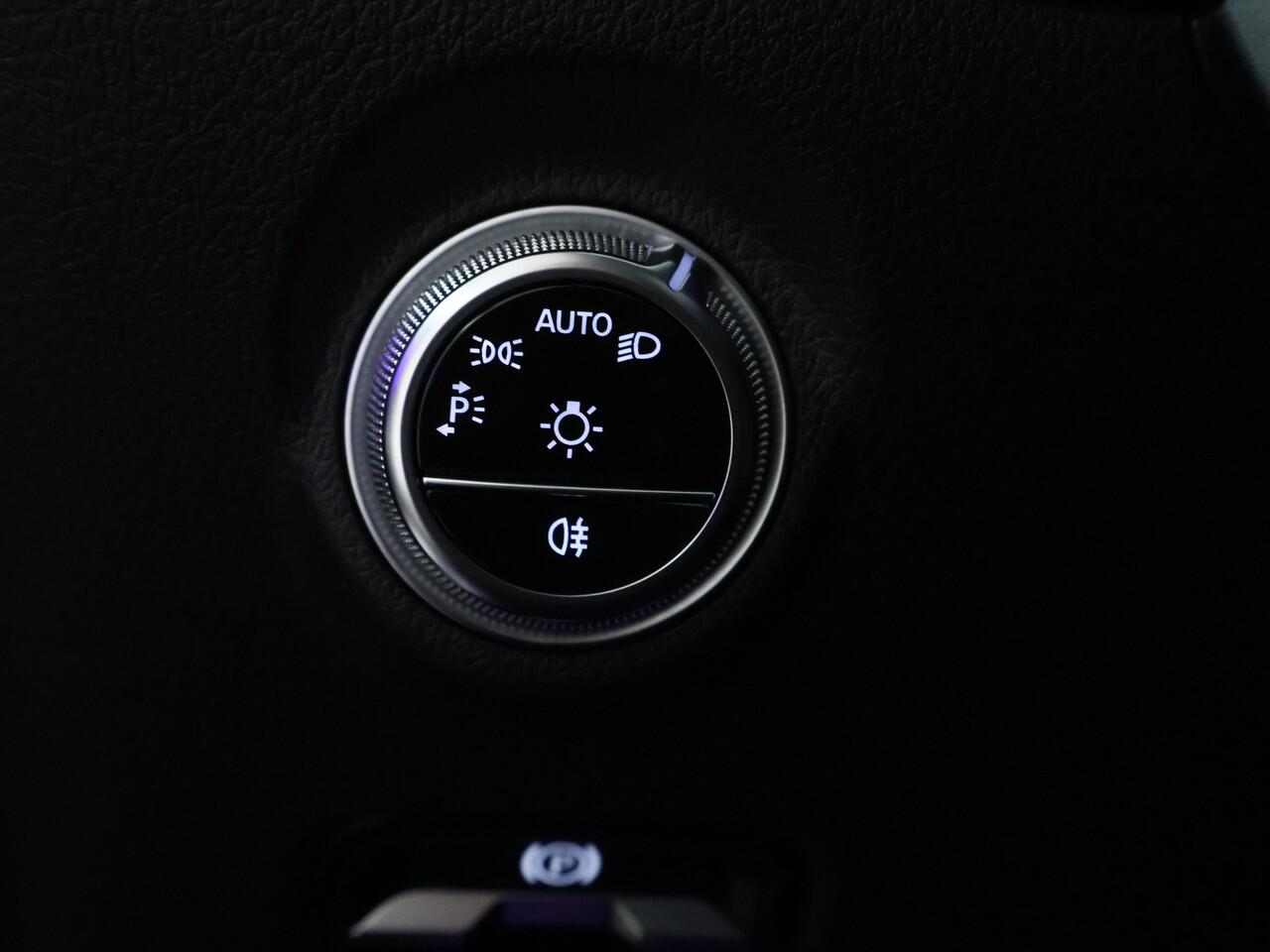 Mercedes-Benz C-KLASSE Estate 300 e AMG Line | AMG Line | Trekhaak | Panoramadak | Distronic | Stuur en Stoelverwarming | Inclusief 48 maanden MB Certified garantie voor Europa.