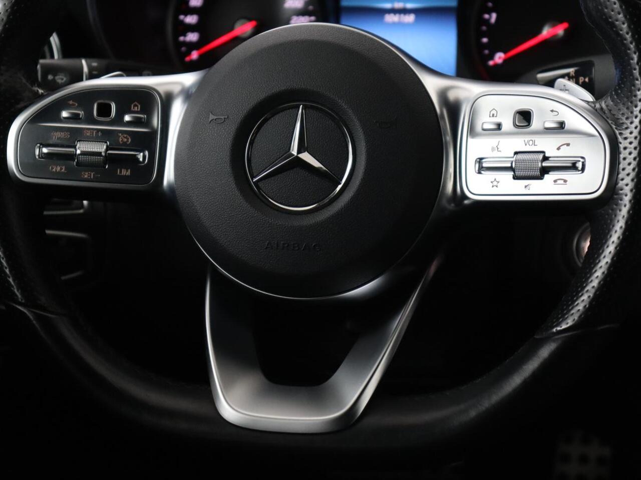 Mercedes-Benz C-KLASSE 300de AMG | Trekhaak | Stoelverwarming | Carplay | Leder/Alcantara | Full LED | Navigatie | Camera | Park Assist | Climate control | PHEV | Plug In