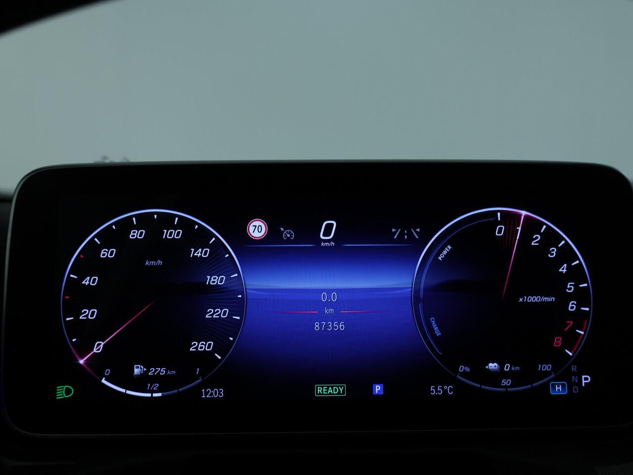 Mercedes-Benz C-KLASSE Estate 300 e AMG Plug-In Hybride | Trekhaak af fabriek | EASY PACK achterklep | Sfeerverlichting | Dodehoek assistent | Keyless Go | Inclusief 24 maanden MB Certified garantie voor Europa.