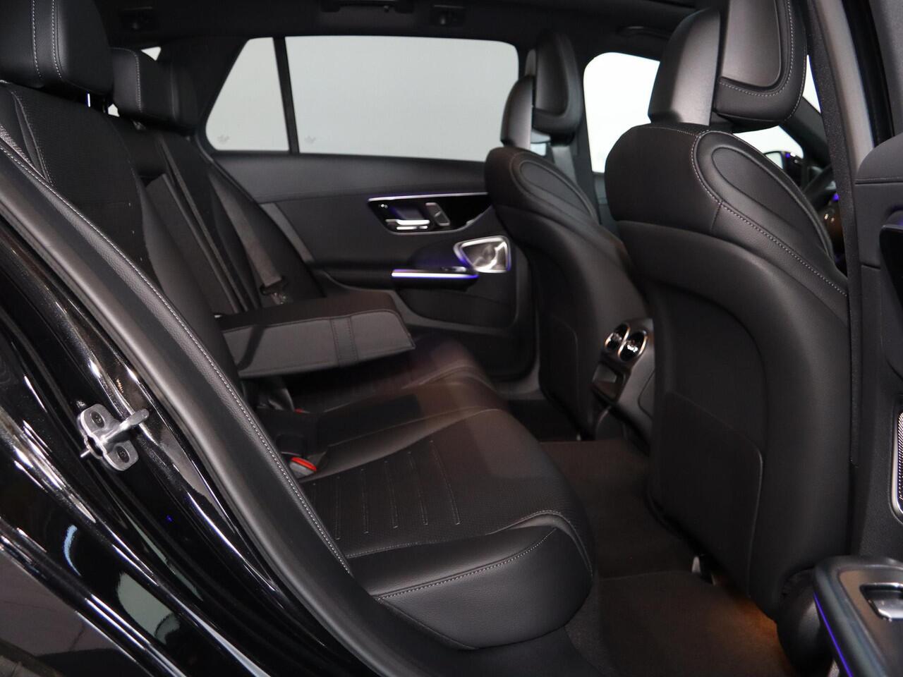 Mercedes-Benz C-KLASSE Estate 300e Business Solution AMG | Panoramaschuifdak | Rijassistentiepakket Plus | Trekhaak | Burmester | DIGITAL LIGHT | Night