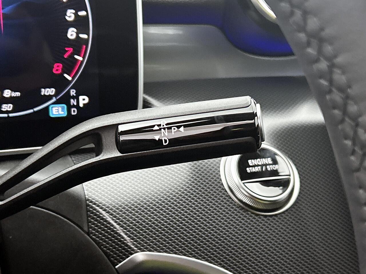 Mercedes-Benz C-KLASSE 300 e Business Solution Luxury | Trekhaak | Winter pakket | Antidiefstalpakket GUARD 360° Plus | Warmtewerend, donkergetint glas | Smartphone integratie | Memorypakket | Premium sfeerverlichting |