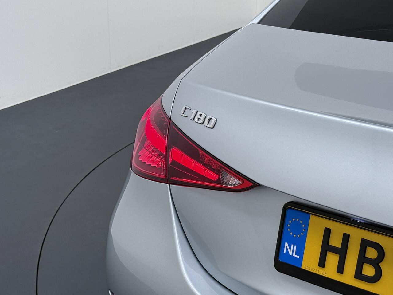 Mercedes-Benz C-KLASSE 180 AMG Line | Pano Memory Keyless Digital 360 Camera