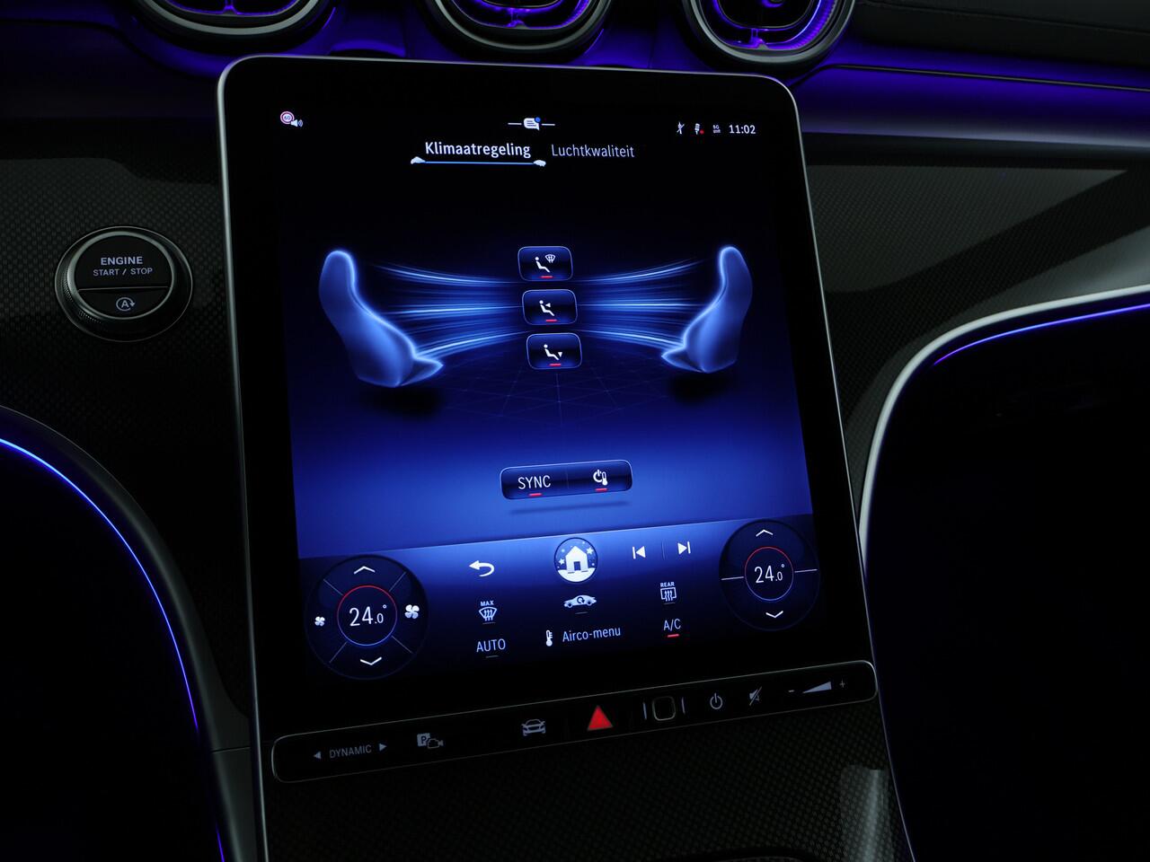 Mercedes-Benz C-KLASSE Estate 180 AMG Nightpakket | Trekhaak | Dodehoekassistent | Memory | Alarm | Stoelverwarming | Parkeerpakket met Camera | Inclusief 24 maanden Mercedes-Benz Certified garantie voor Europa.