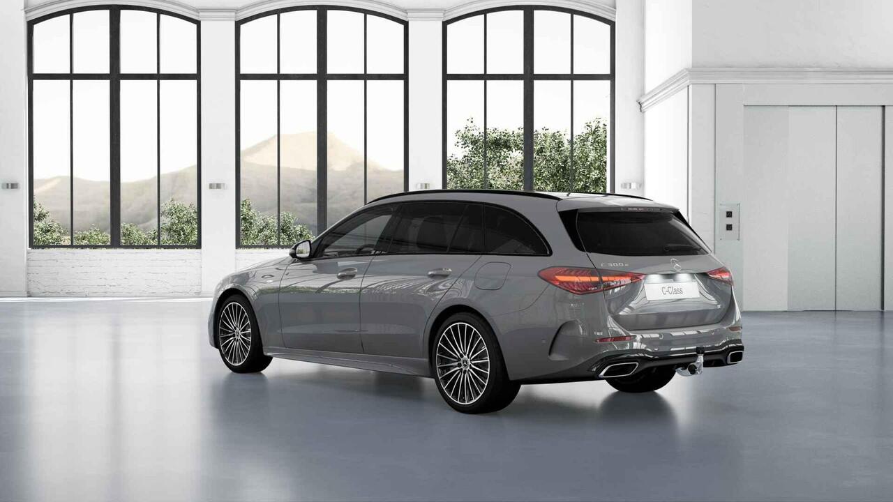 Mercedes-Benz C-KLASSE Estate 300e Business Solution AMG | Panoramaschuifdak | Burmester | Rijassistentiepakket | DIGITAL LIGHT | Trekhaak |