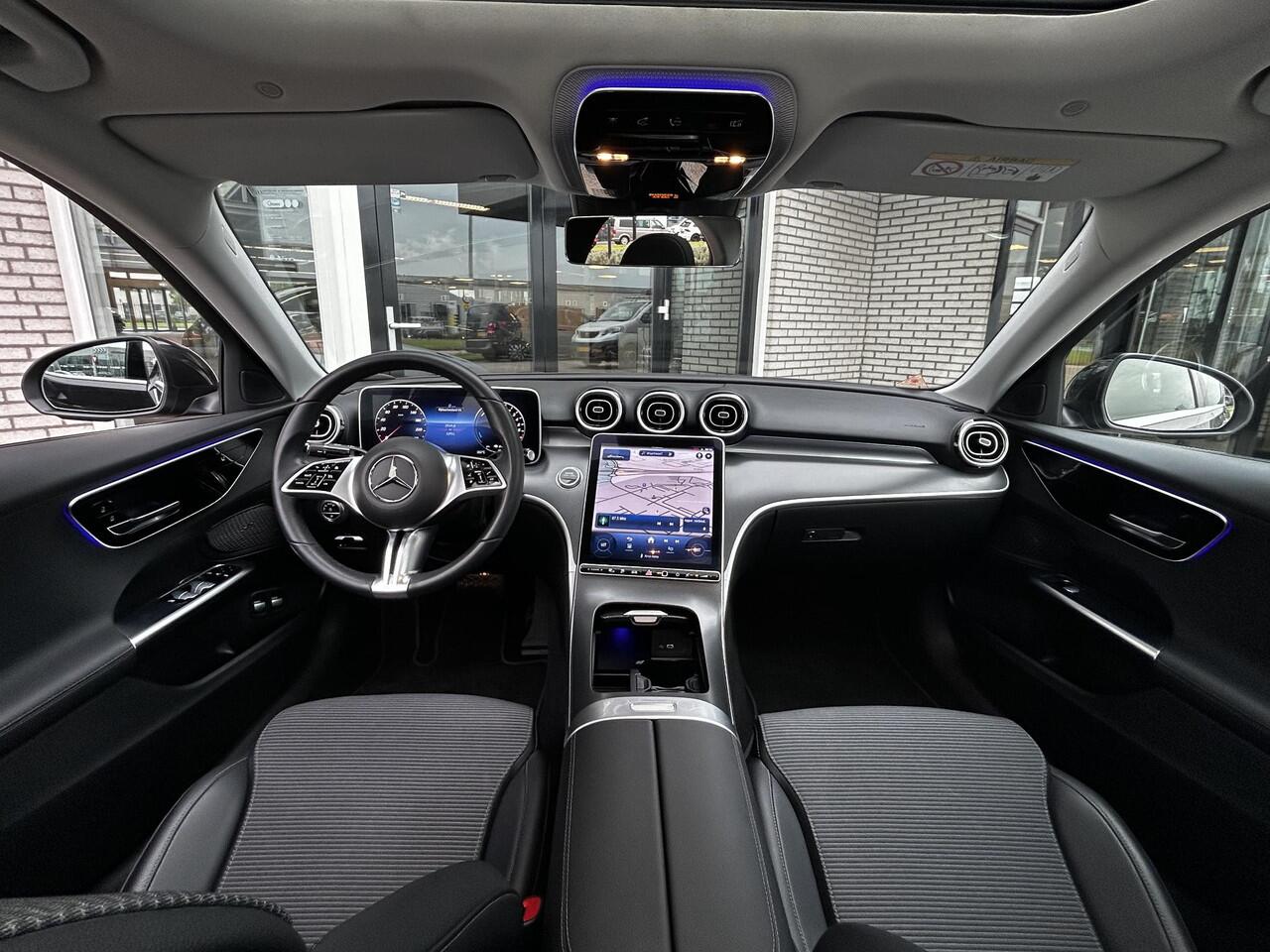 Mercedes-Benz C-KLASSE 300 e Luxury Line | Panoramadak | Trekhaak | Stoelverwarming