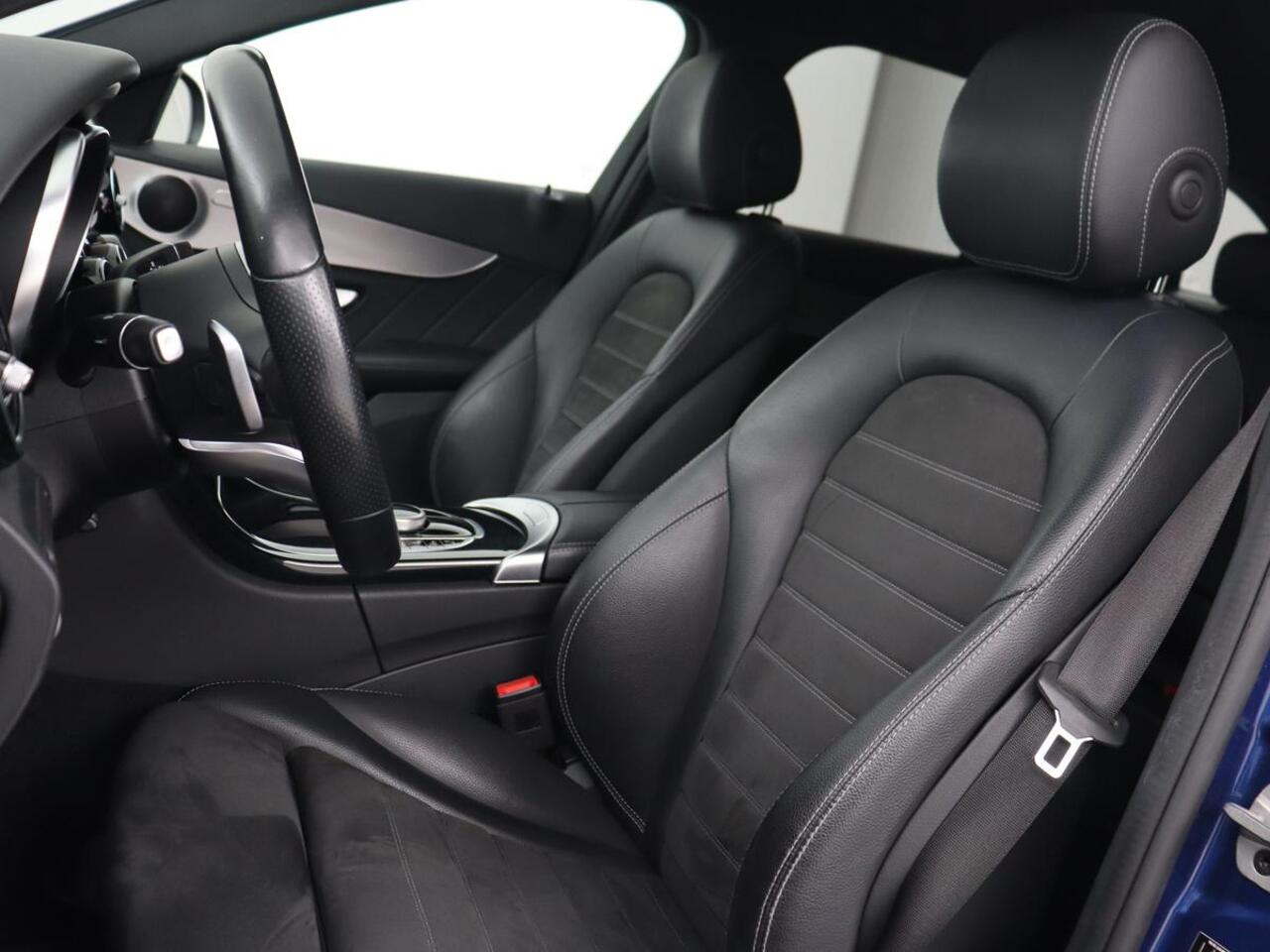 Mercedes-Benz C-KLASSE 300de AMG | Trekhaak | Stoelverwarming | Carplay | Leder/Alcantara | Full LED | Navigatie | Camera | Park Assist | Climate control | PHEV | Plug In