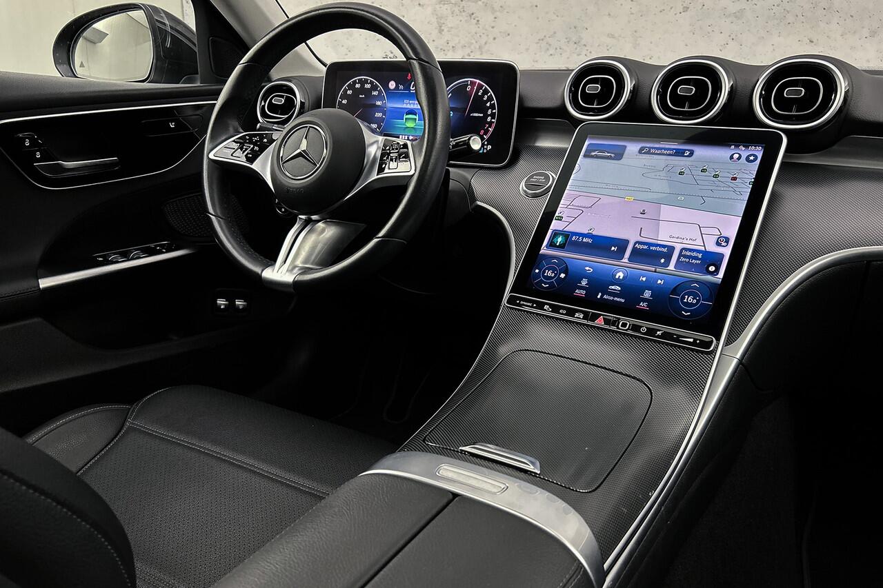 Mercedes-Benz C-KLASSE 300e plug-in hybride Limited | Panoramadak | Leder | Camera | Stoelverwarming