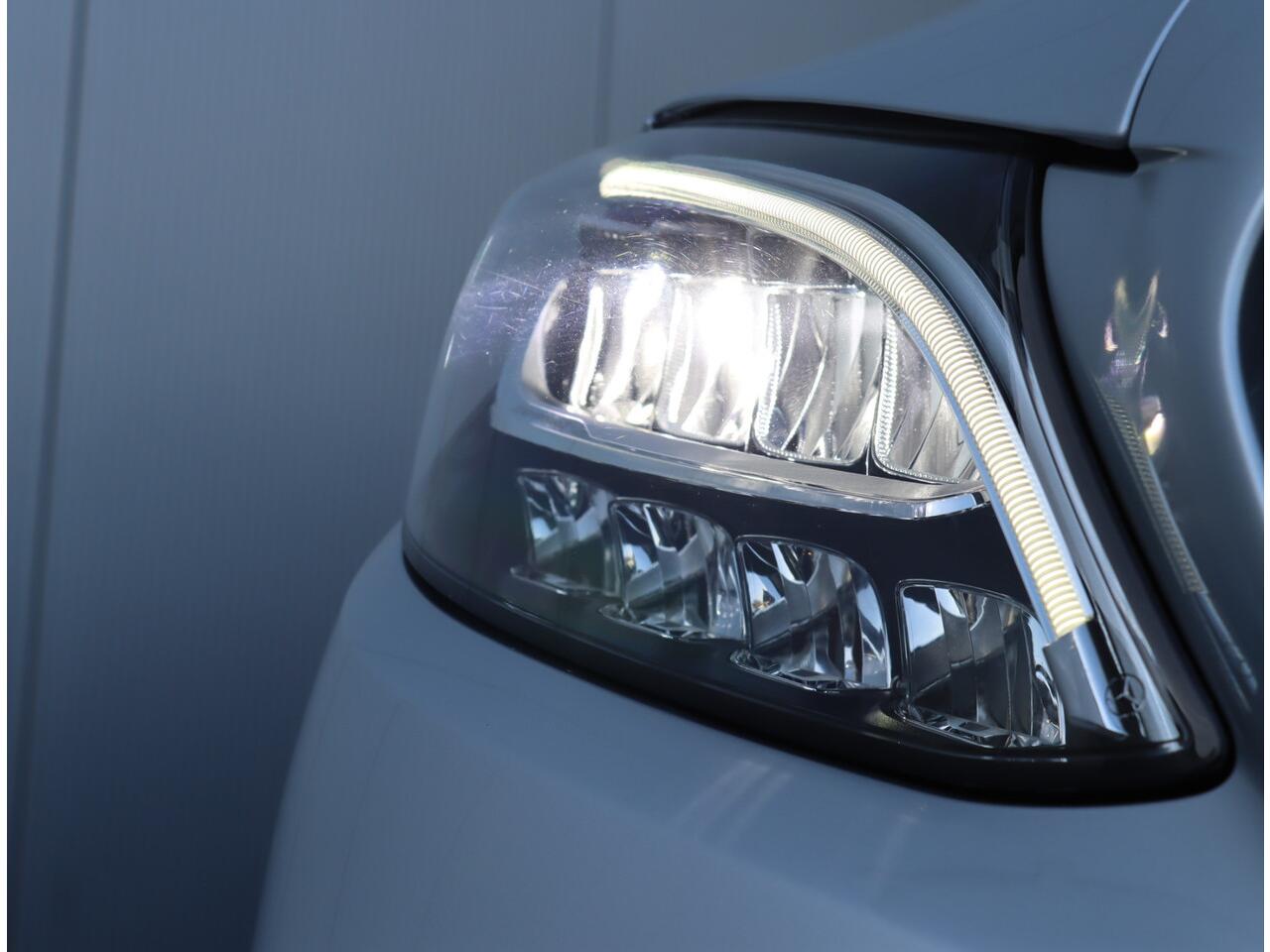 Mercedes-Benz C-KLASSE 180 Avantgarde | Parkeercamera | Navigatie | Org. NL