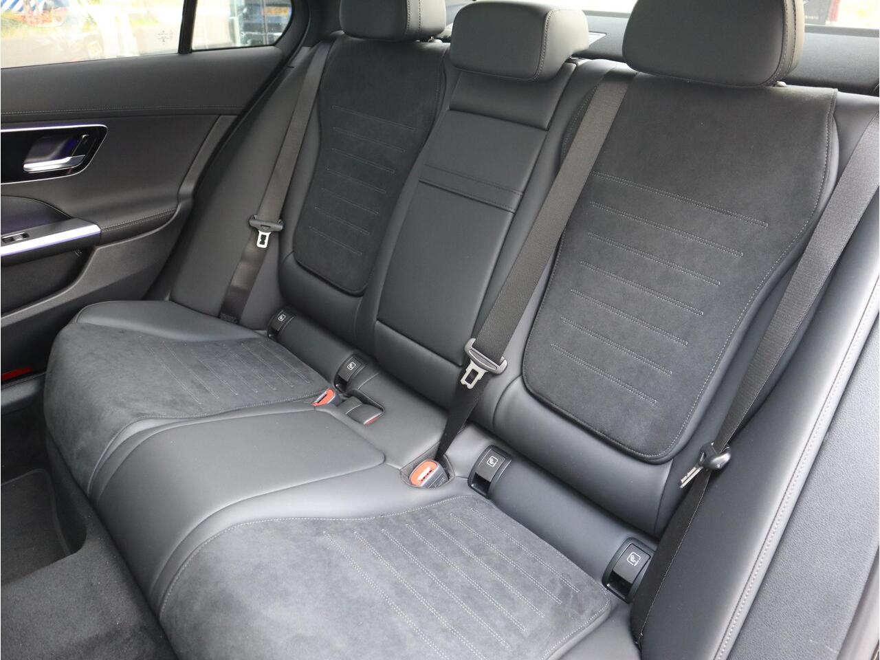 Mercedes-Benz C-KLASSE 180 Business Solution AMG