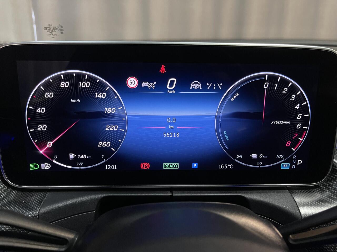 Mercedes-Benz C-KLASSE Estate 300 e AMG Line 18"/Panoramadak/Laser LED/Trekhaak/Stoelverwarming + memory l + r/Adaptieve cruise/Sfeerverlichting premium/Elektrische klep/Apple Carplay & Android Auto